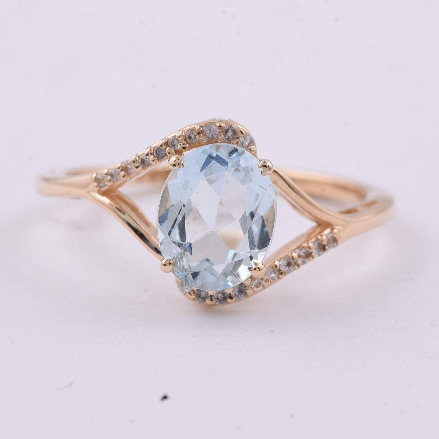 1.30 Ct Oval Natural Aquamarine 14K Gold Ring