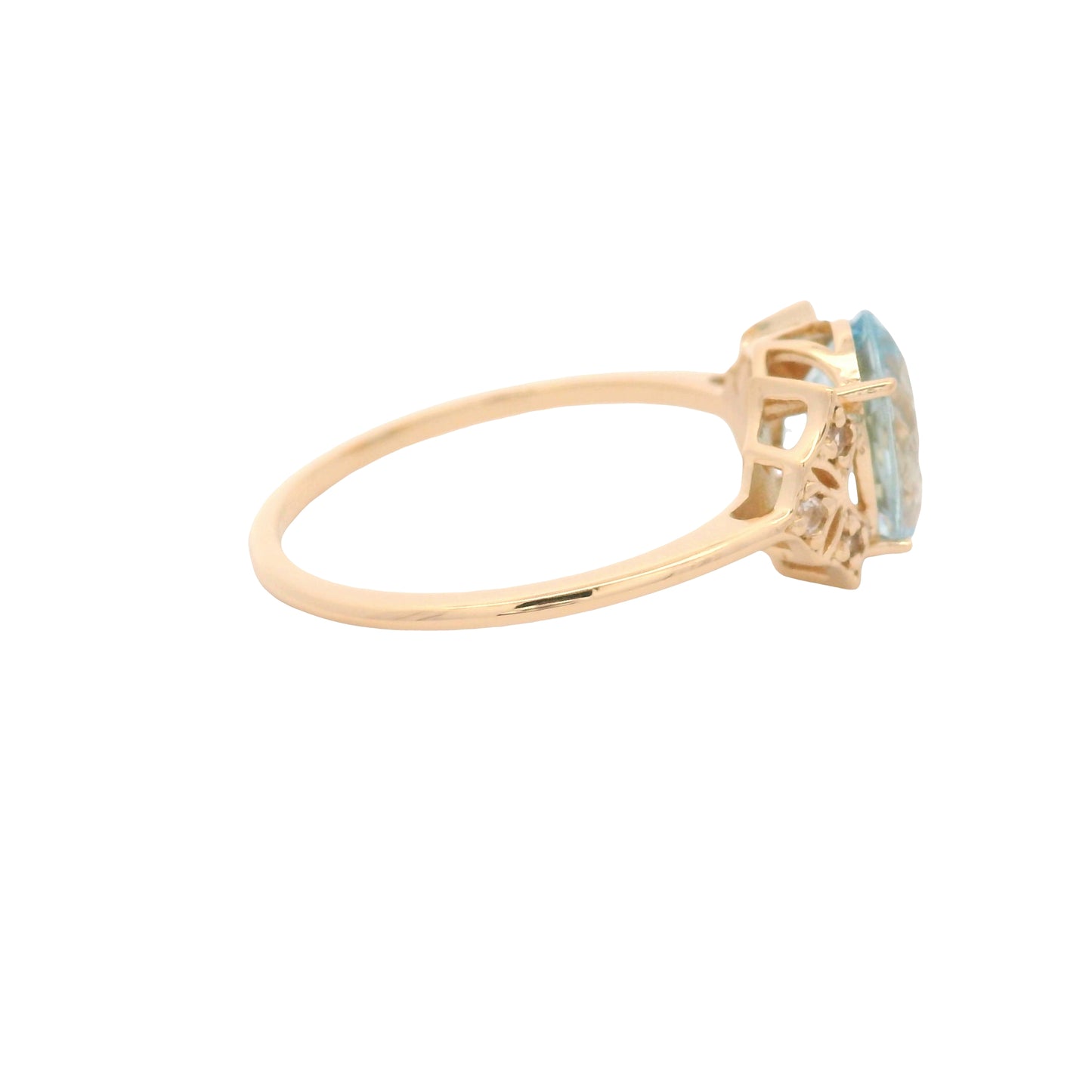 1.71 Ct Oval Aquamarine 14K Gold Ring
