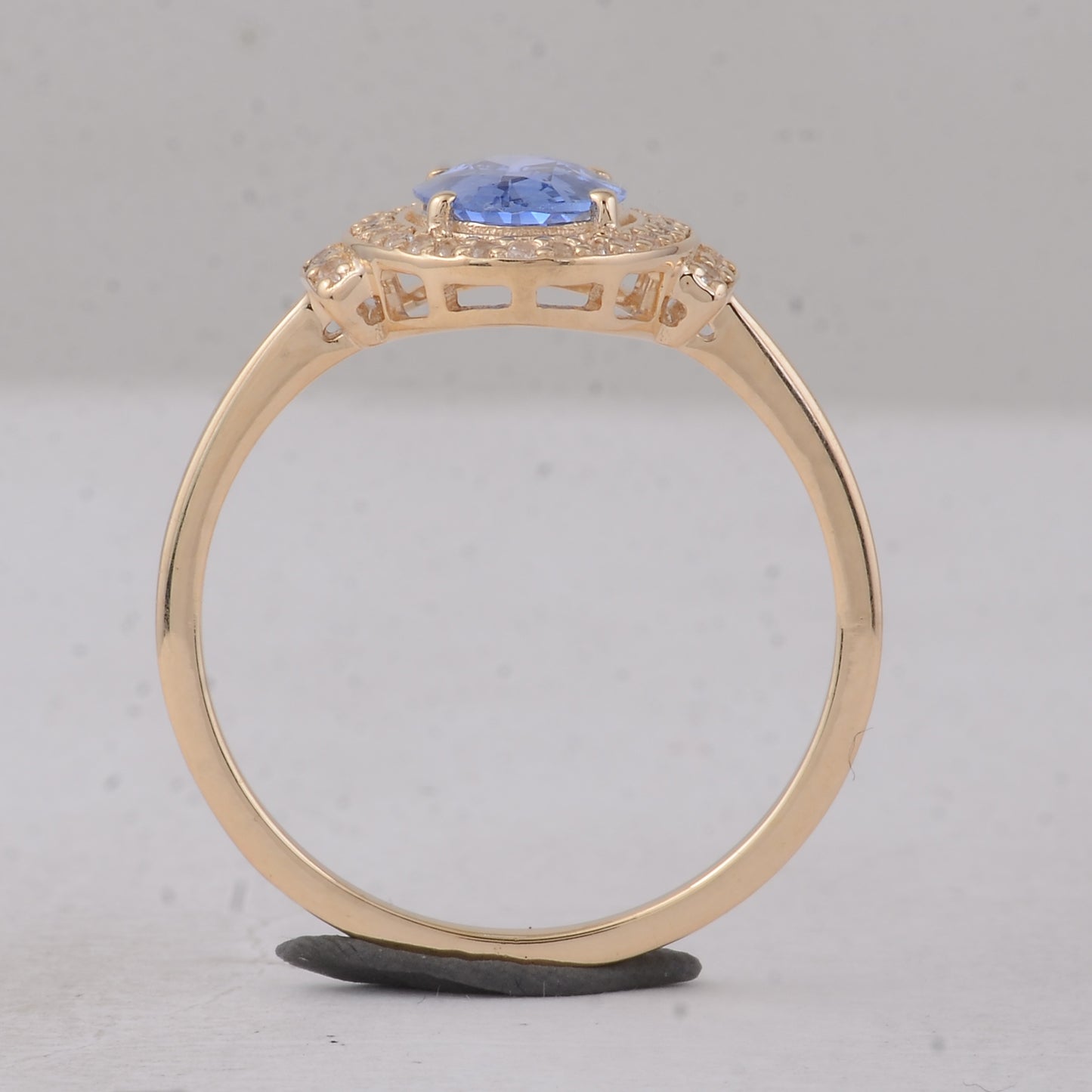 1.13 Ct Oval Sapphire 9K Gold Ring