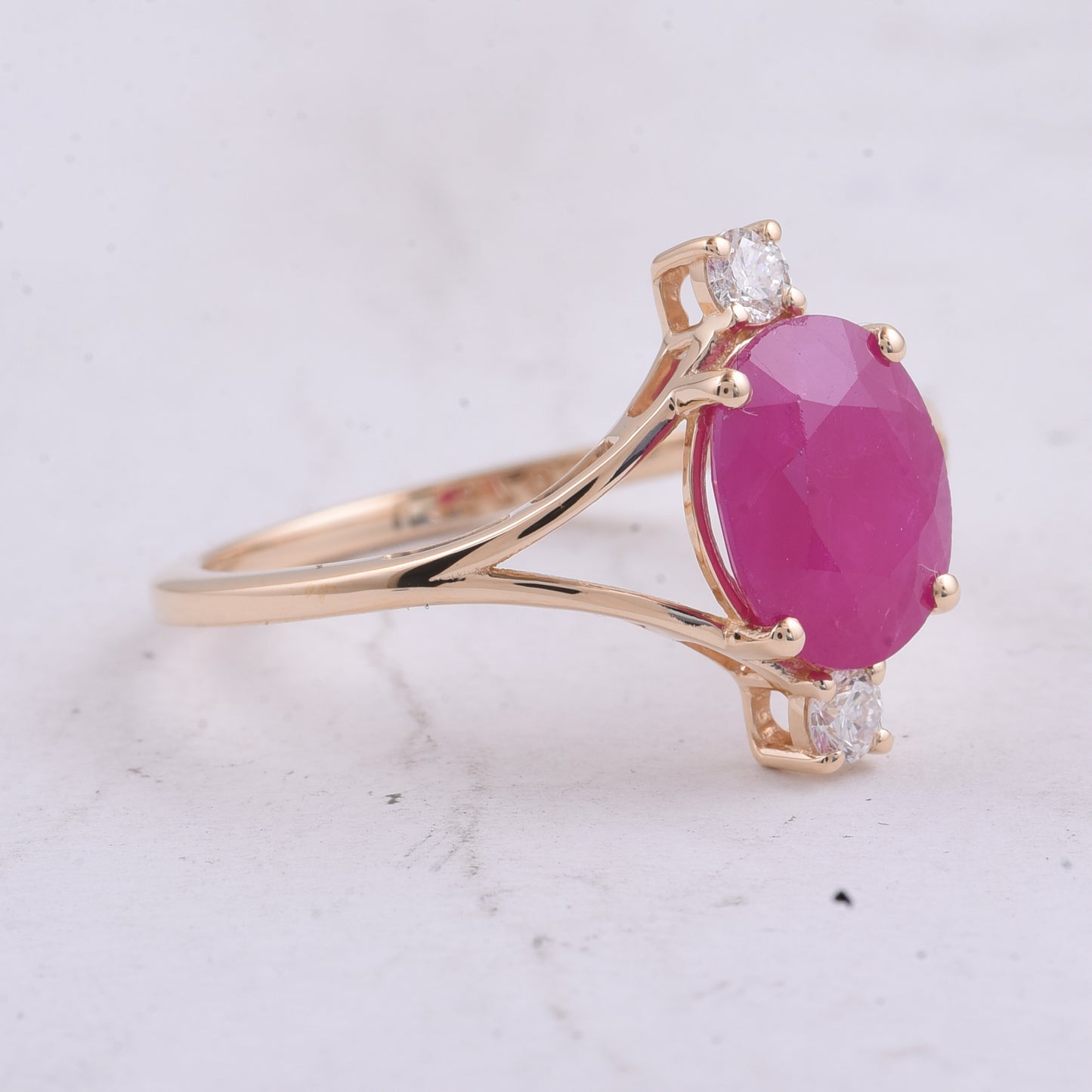 2.59 Ct Oval Natural Ruby 14K Gold Ring