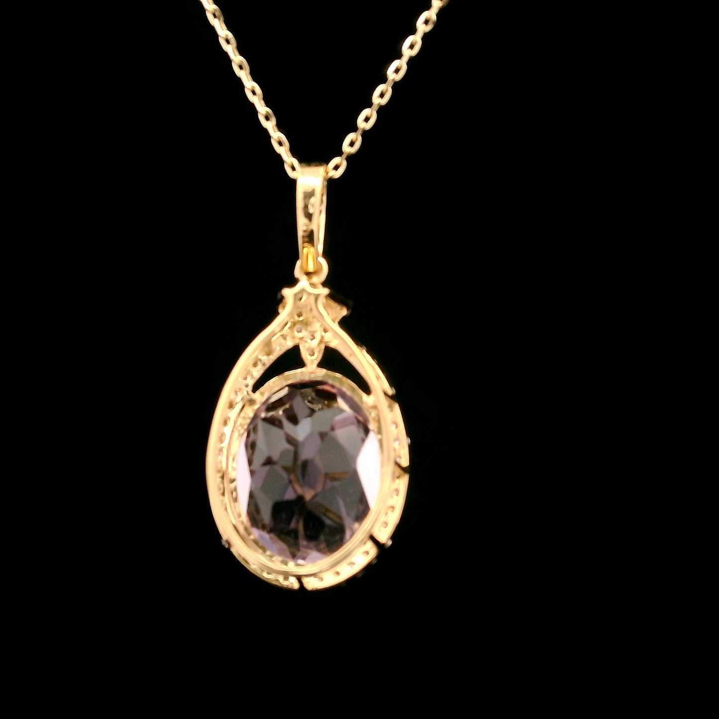 7.65 Ct Oval Kunzite 14K Gold Pendant