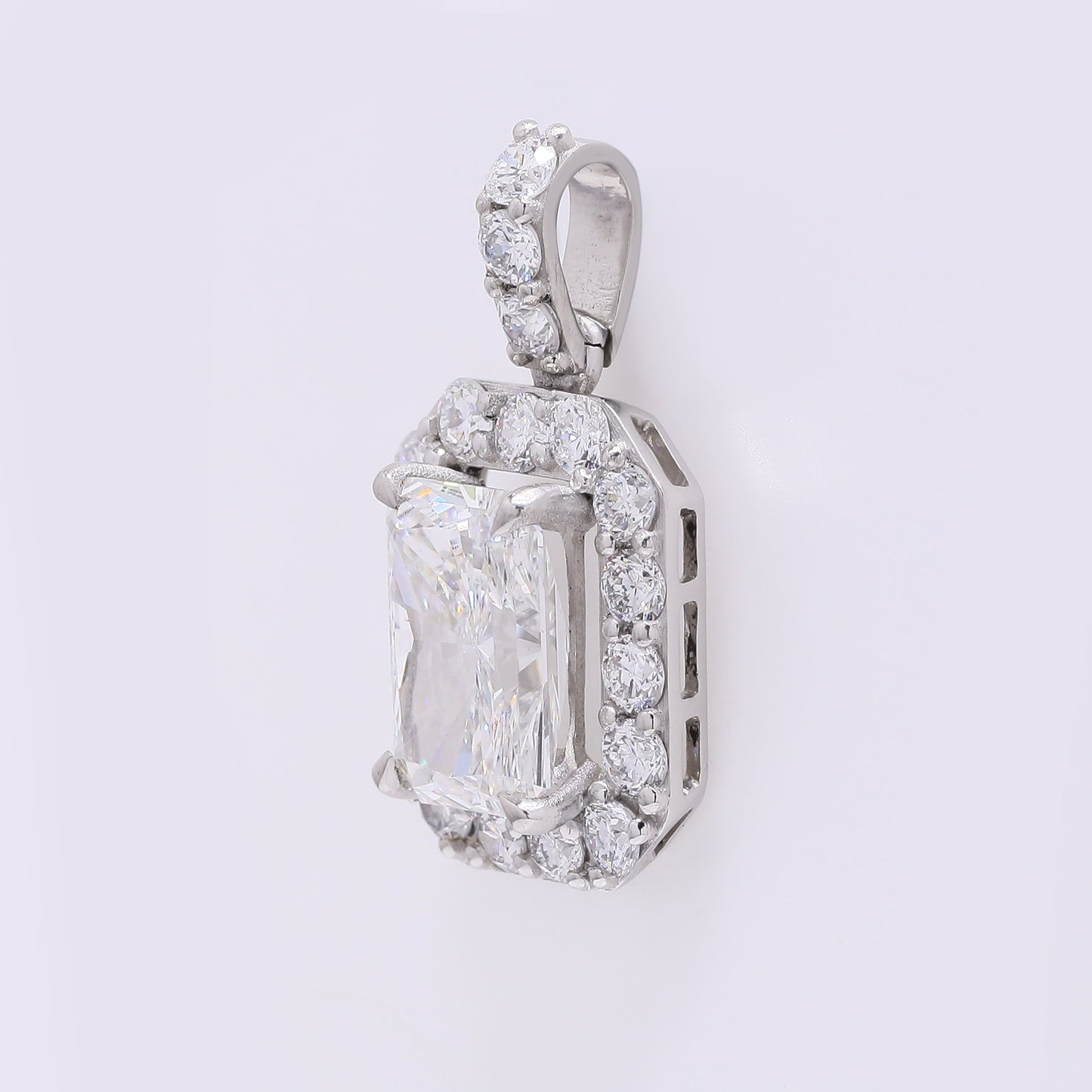 2.65 Carats Lab Grown Diamond 950 Platinum Pendant