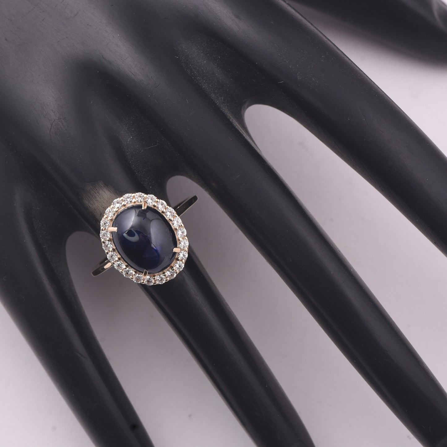 5.30 Ct Oval Sapphire 9K Gold Ring