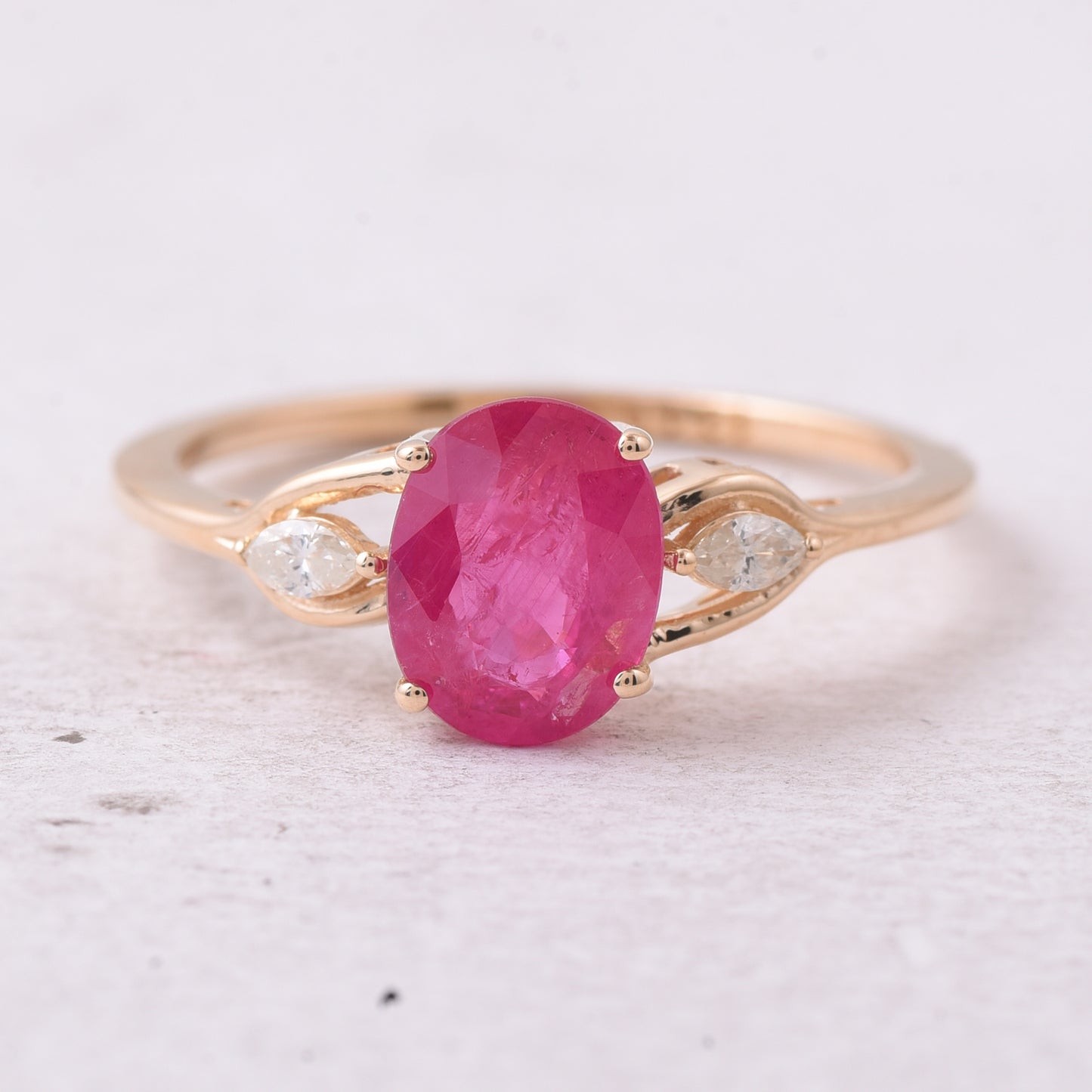 1.65 Ct Oval Natural Ruby 14K Gold Ring