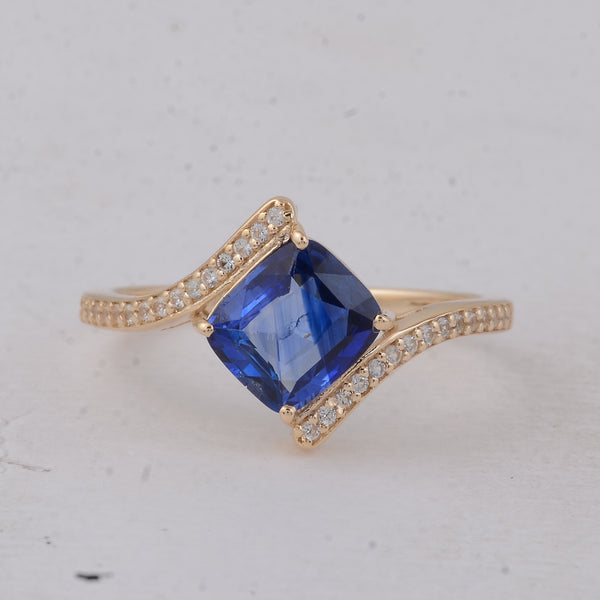 1.65 Ct Cushion Sapphire 9K Gold Ring