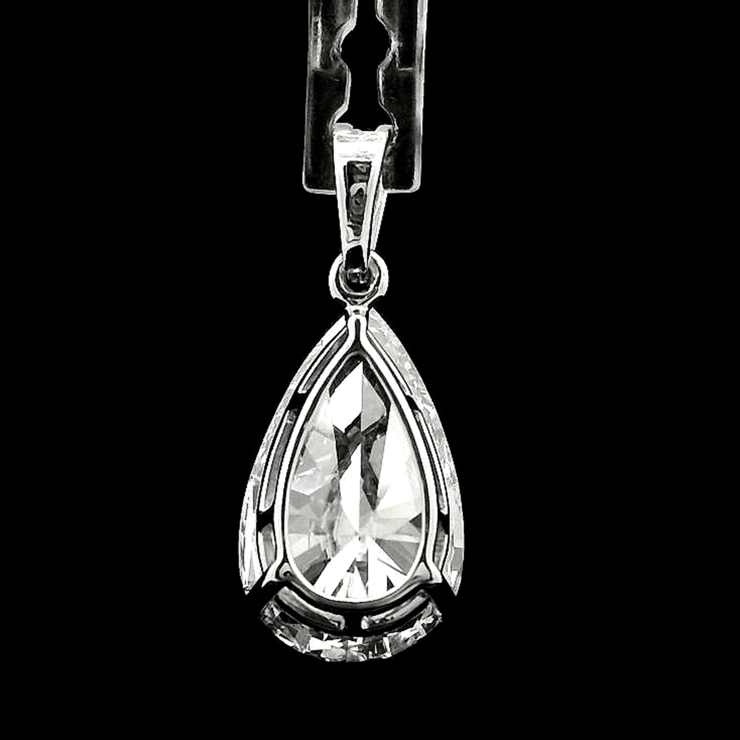 4.43 Carats Lab Grown Diamond 14K Gold Pendant