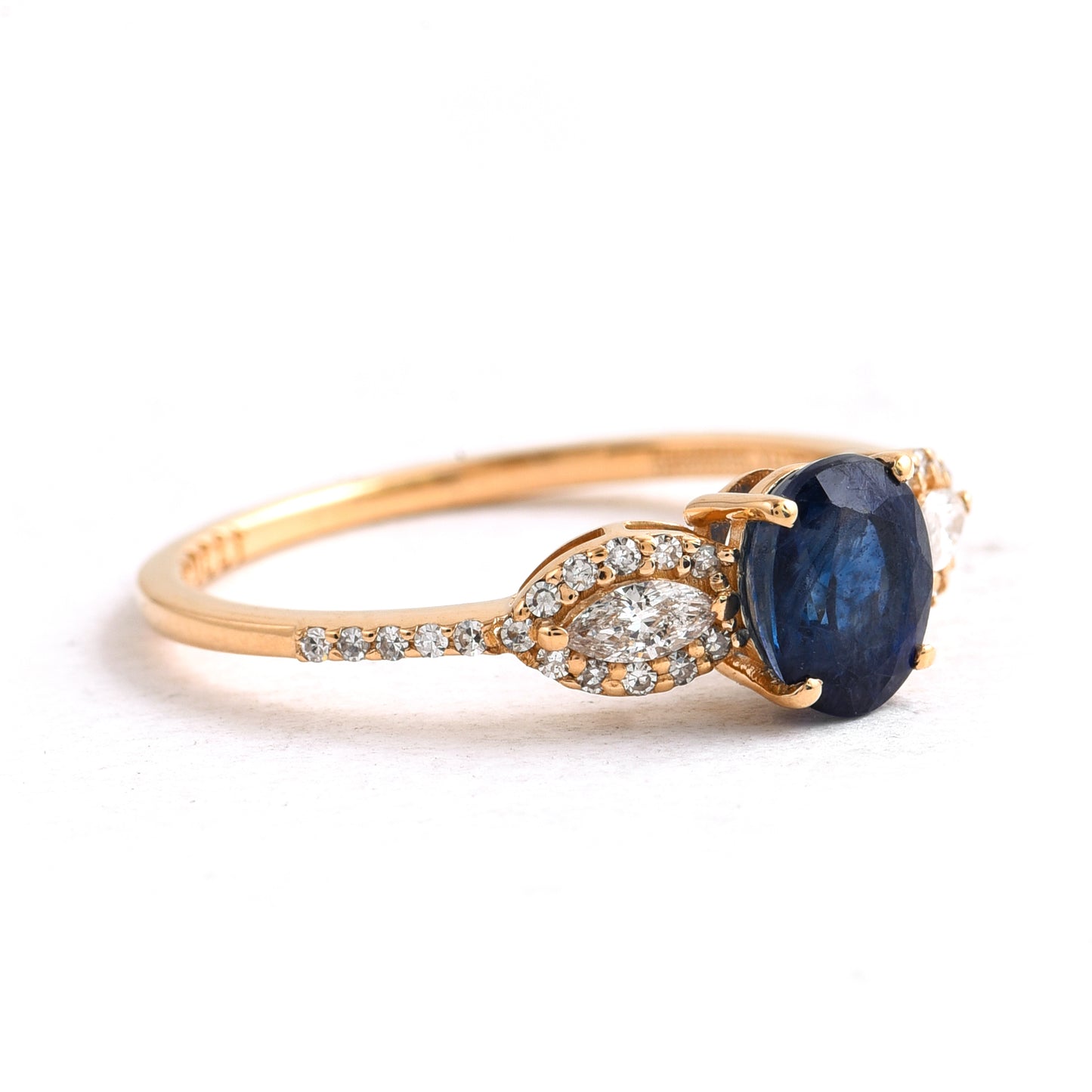 1.30 Ct Oval Sapphire 14K Gold Ring