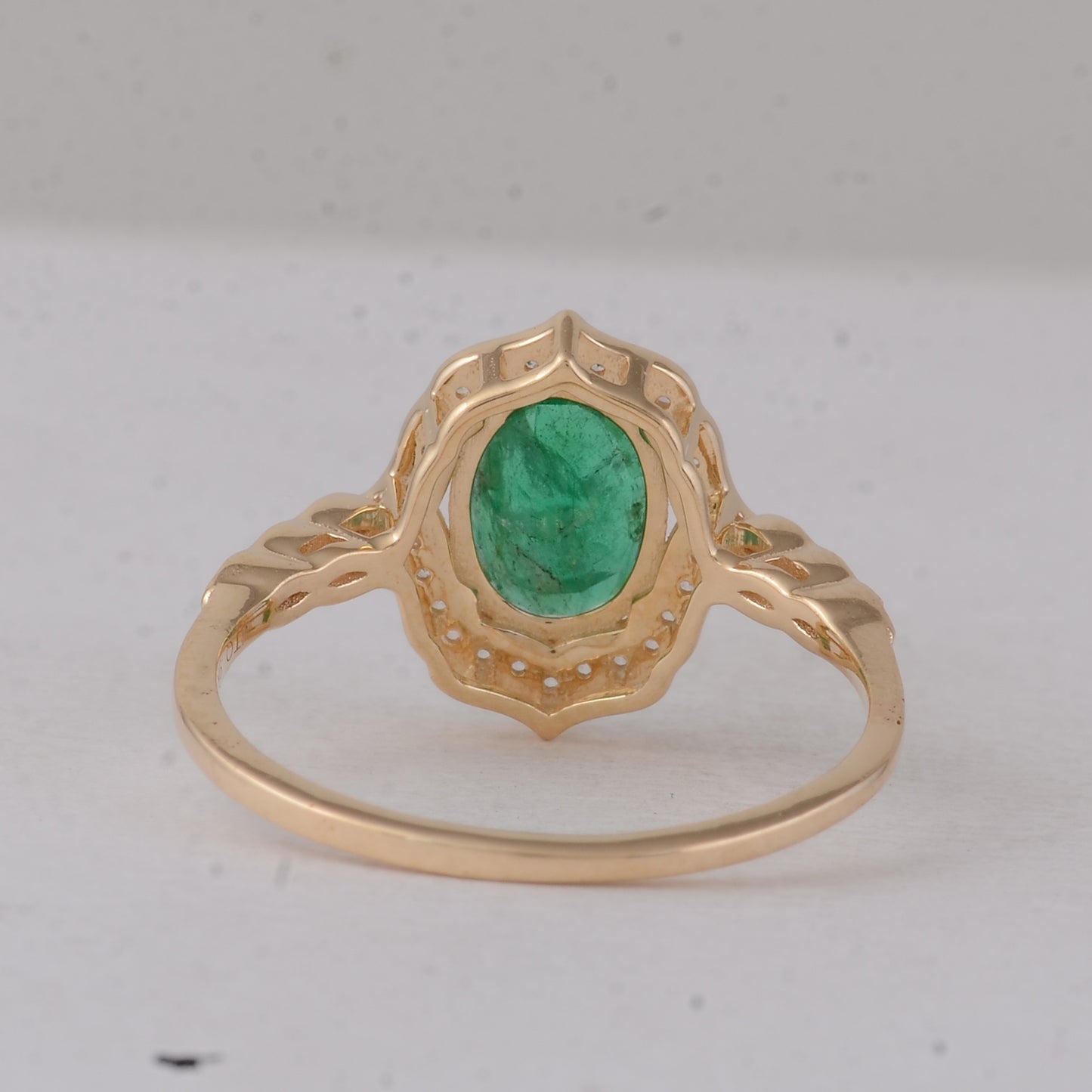 1.29 Ct Oval Emerald 9K Gold Ring