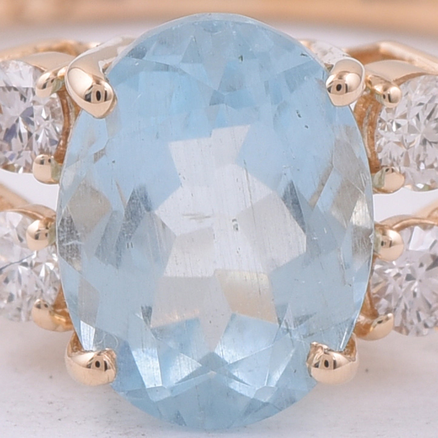 1.58 Ct Oval Natural Aquamarine 14K Gold Ring