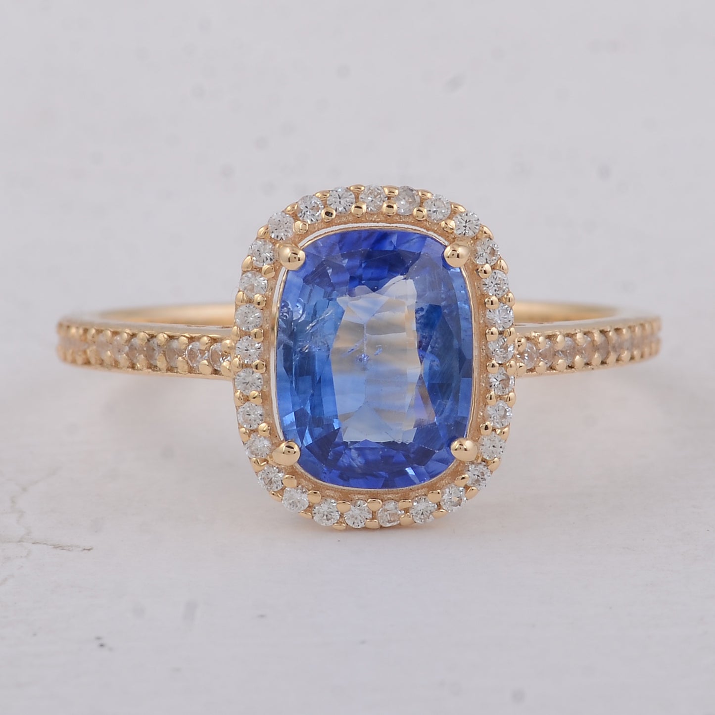 2.00 Ct Cushion Sapphire 9K Gold Ring