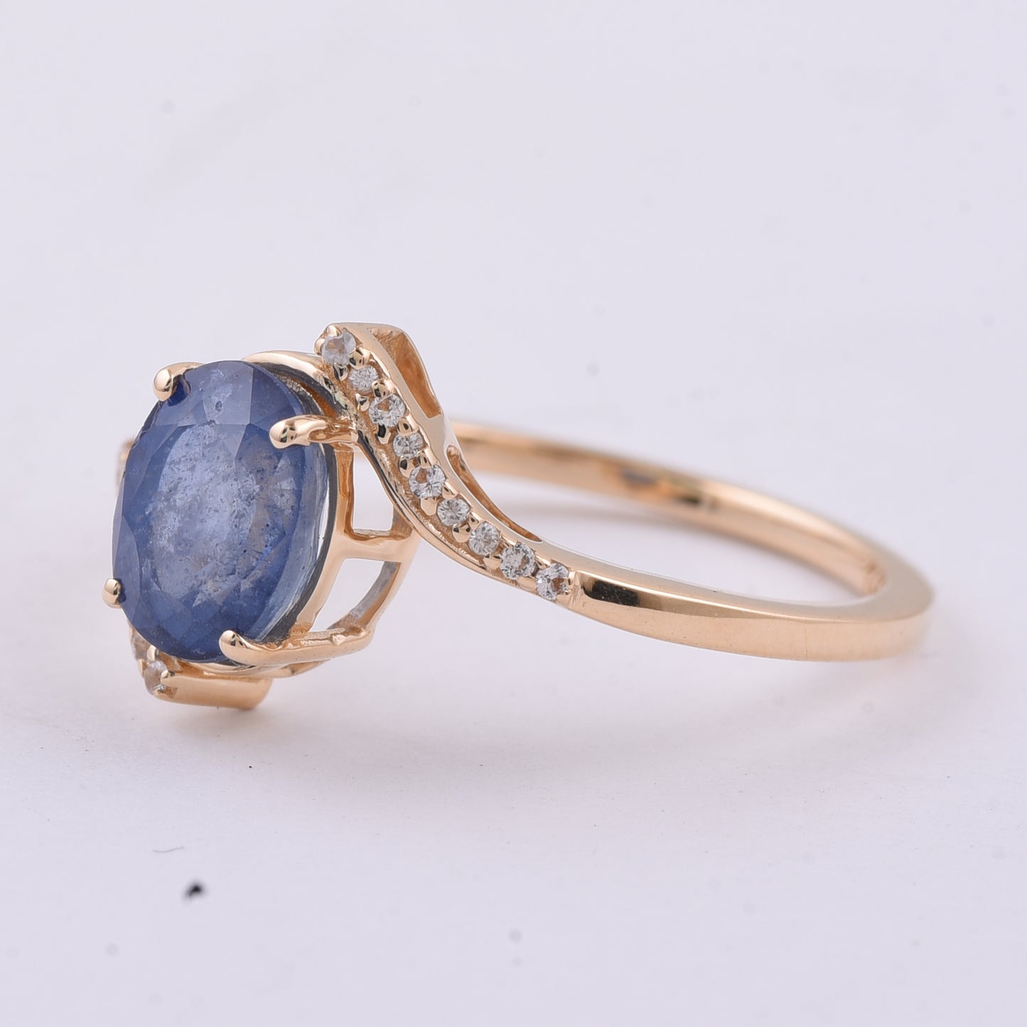 1.92 Ct Oval Natural Sapphire 14K Gold Ring