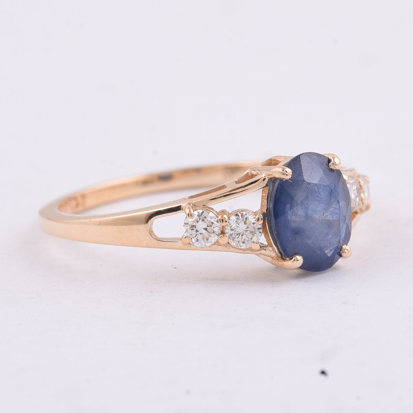 1.54 Ct Oval Natural Sapphire 14K Gold Ring