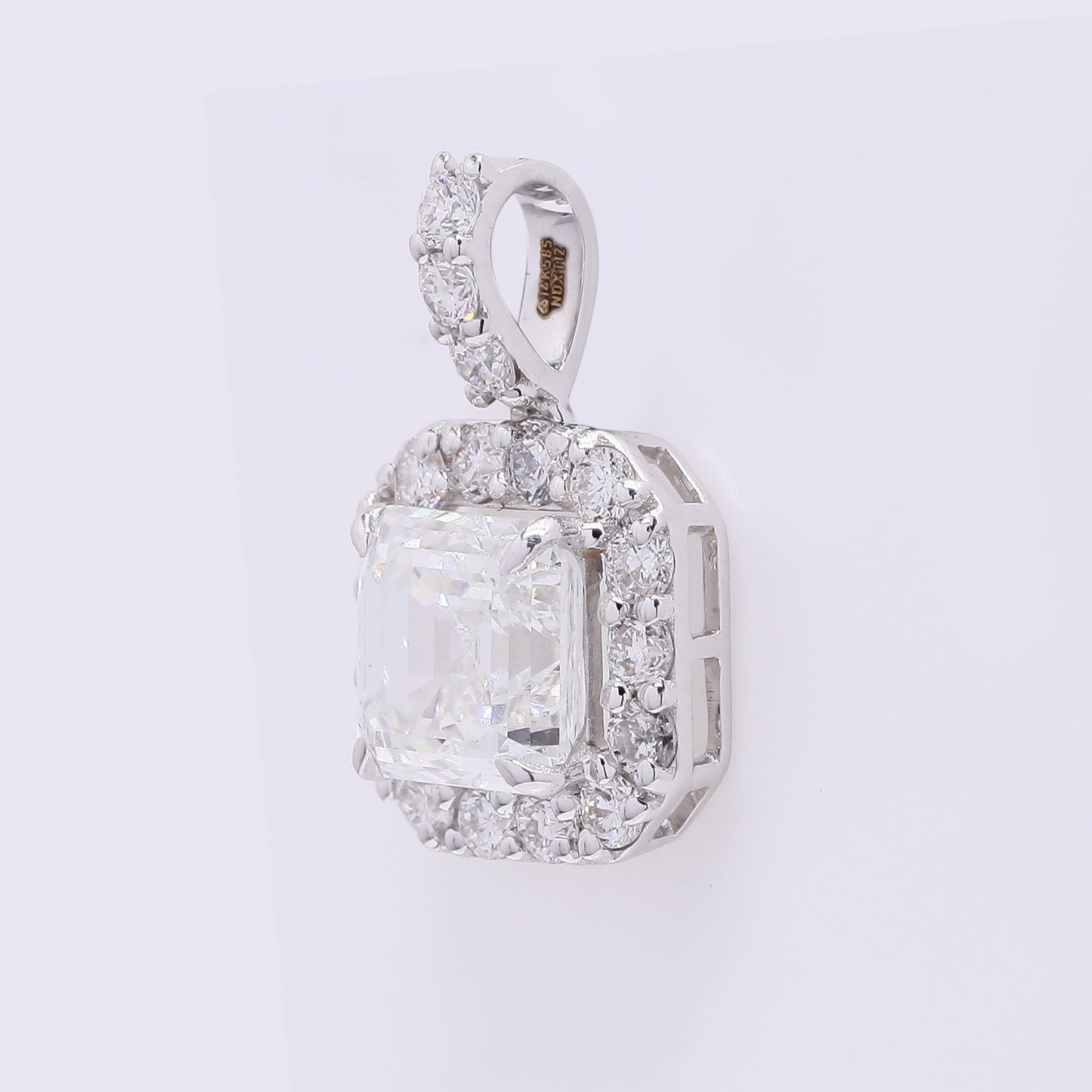 2.43 Carats Lab Grown Diamond 14K Gold Pendant