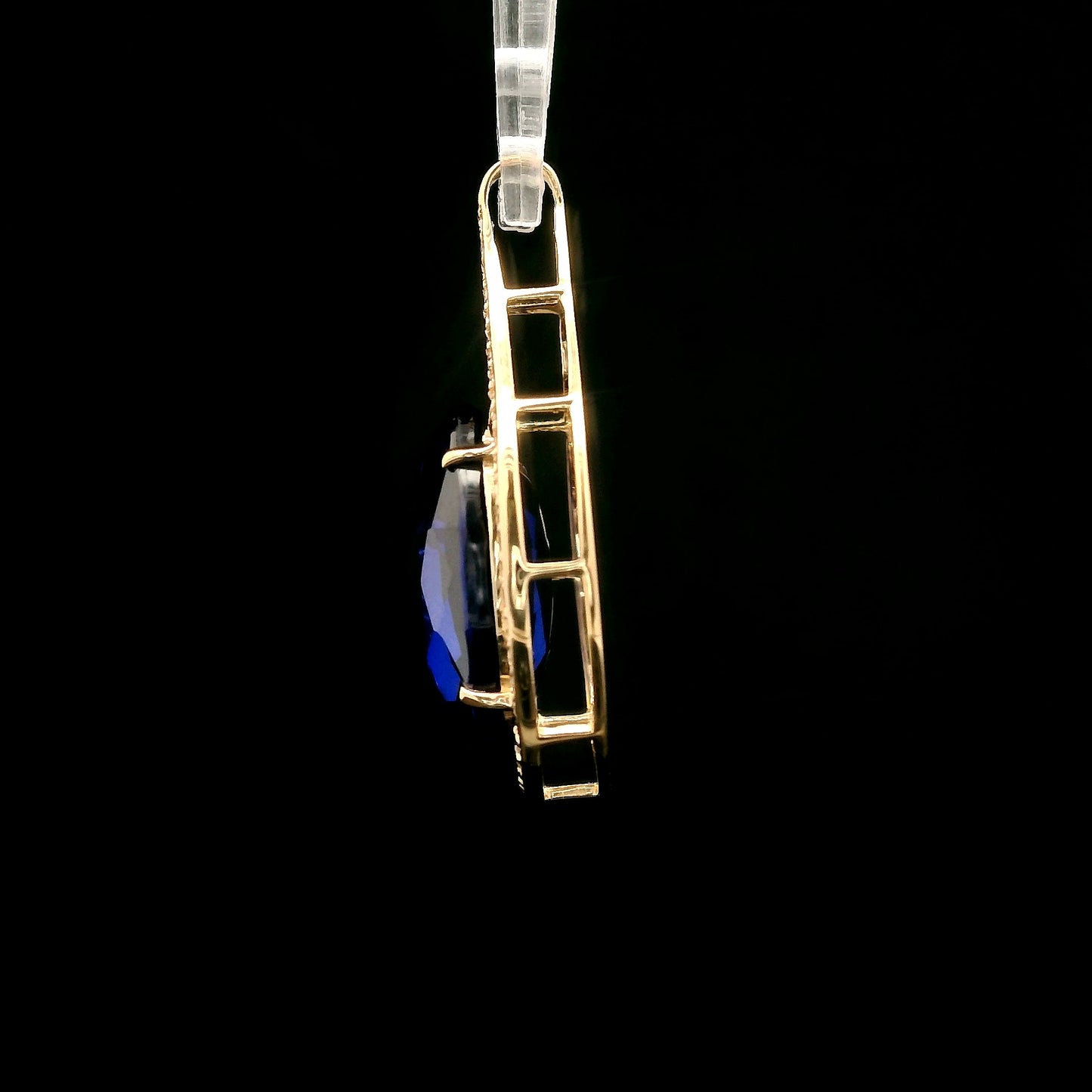 8.94 Ct Oval Mixed Cut Lab Grown Sapphire 14K Gold Pendant