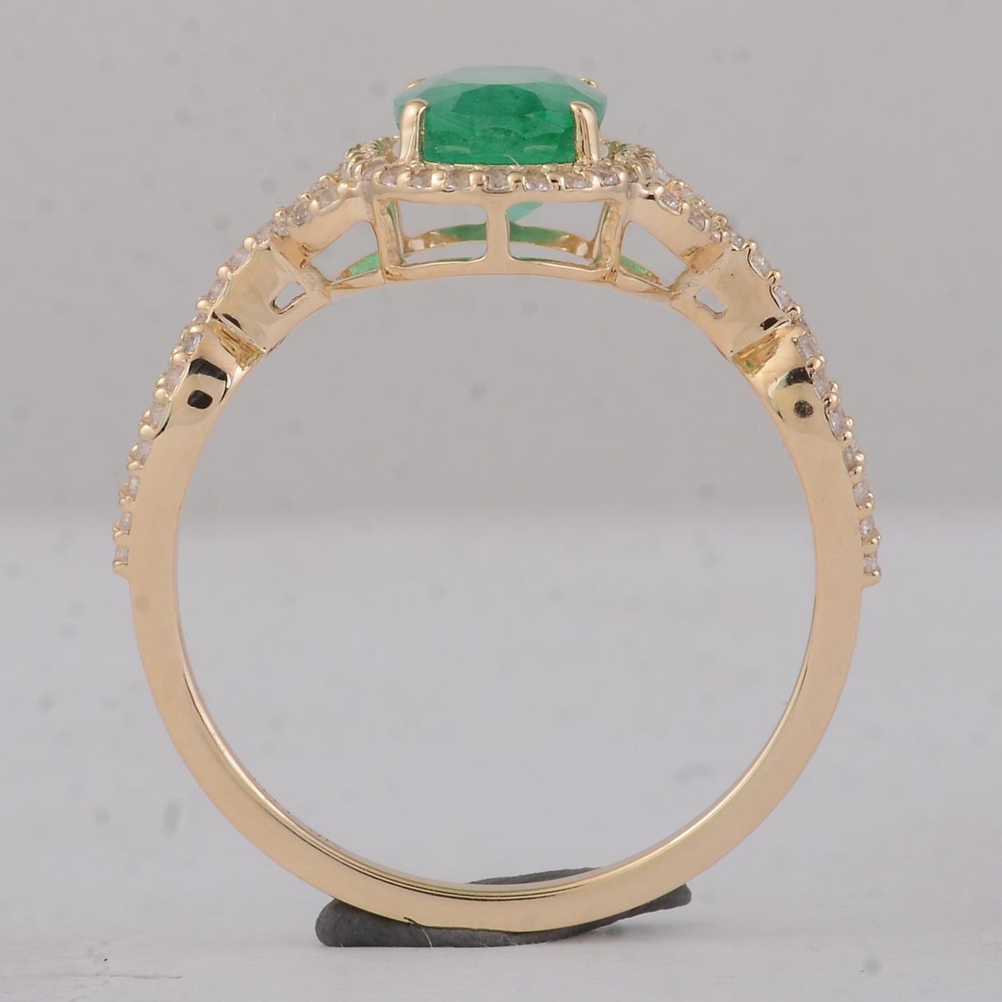 1.58 Ct Oval Emerald 9K Gold Ring
