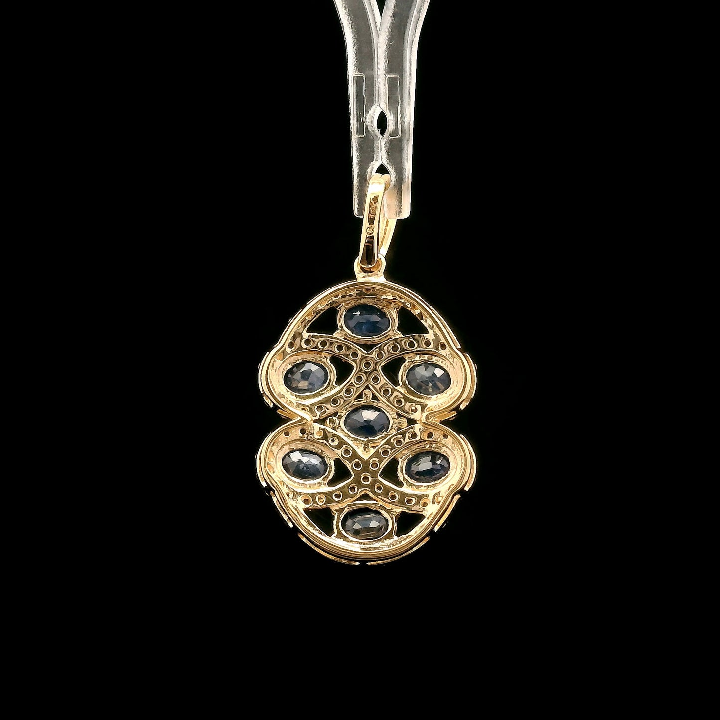2.20 Ct Oval Sapphire 14K Gold Pendant