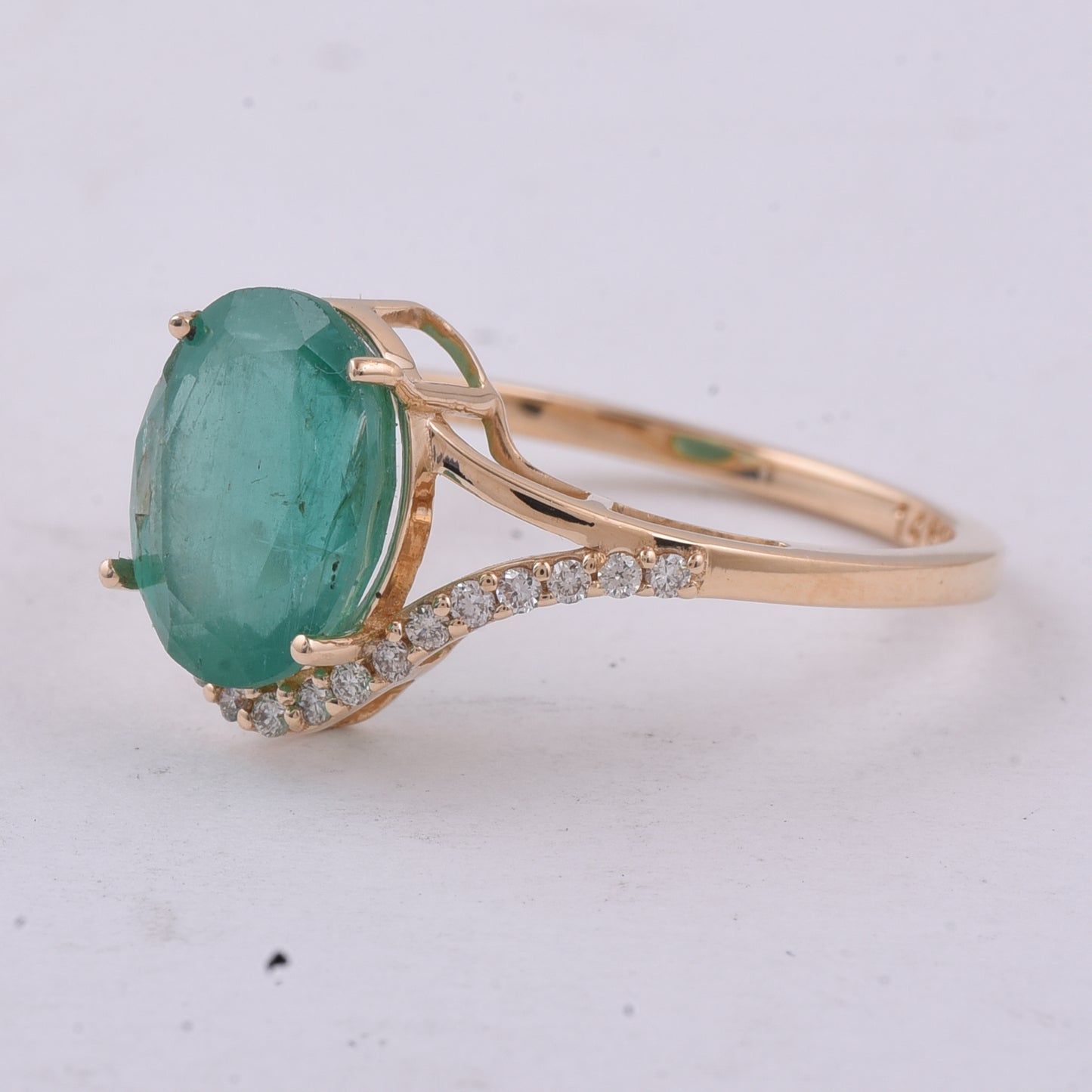 2.68 Ct Oval Natural Emerald 14K Gold Ring