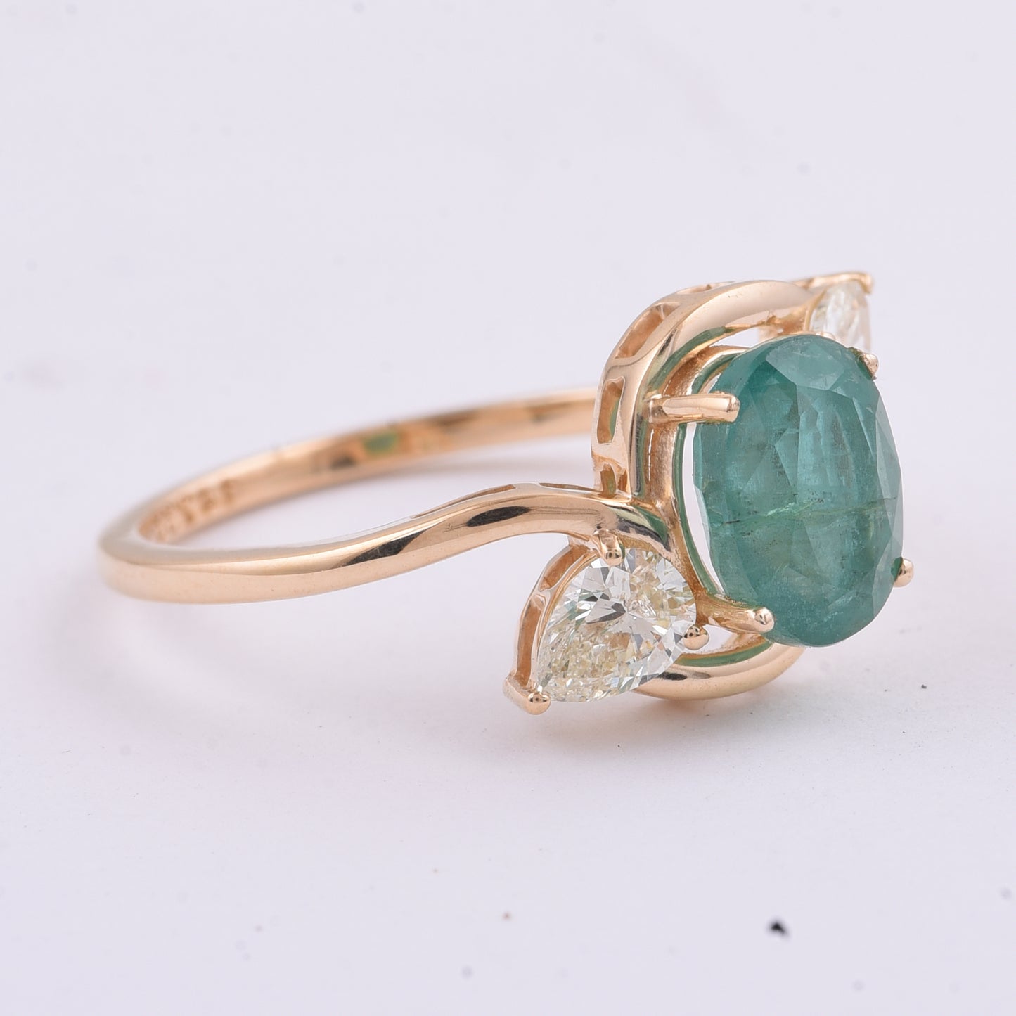 1.93 Ct Oval Natural Emerald 14K Gold Ring