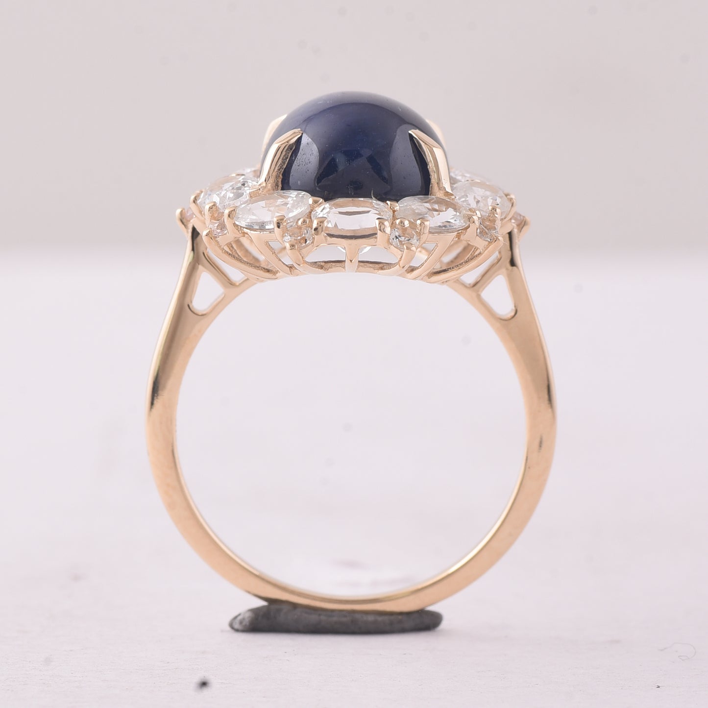 9.68 Ct Oval Sapphire 9K Gold Ring
