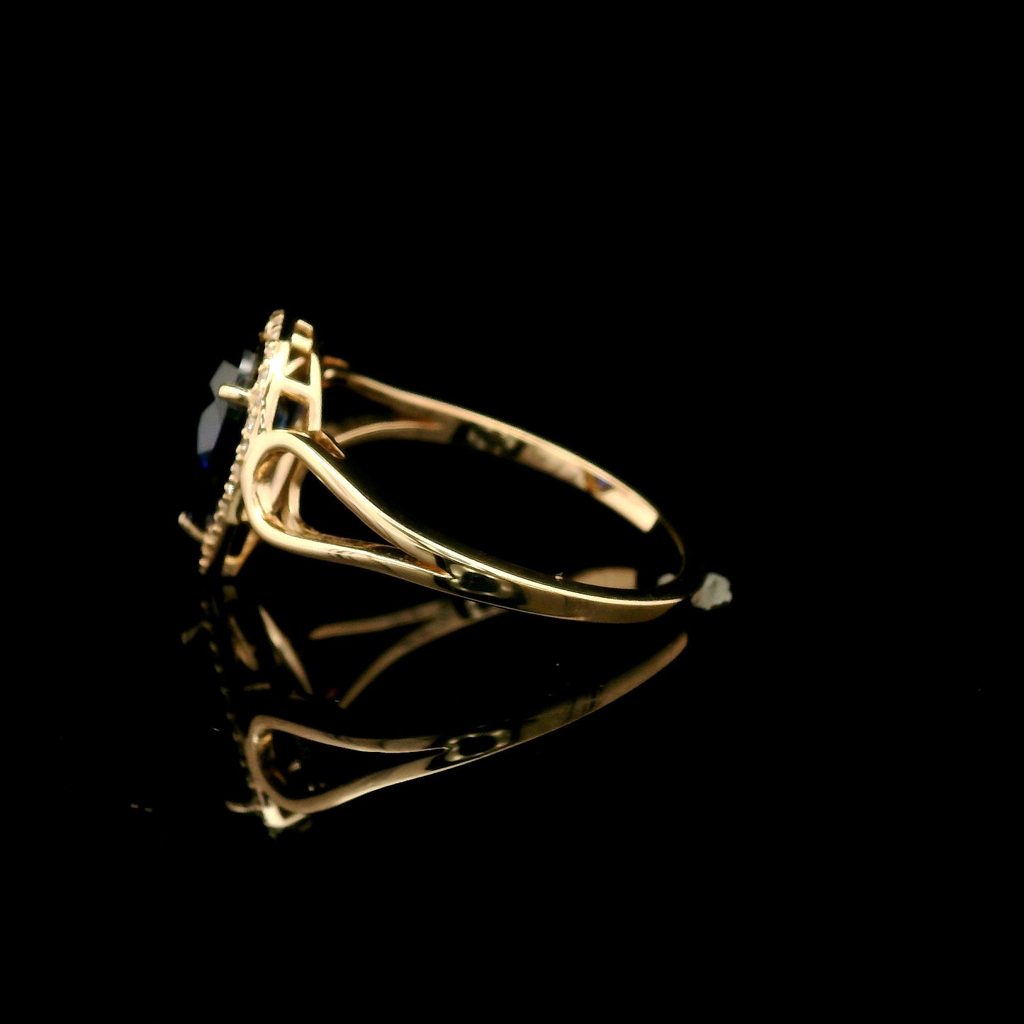 1.78 Ct Pear Mixed Cut Lab Grown Sapphire 14K Gold Ring