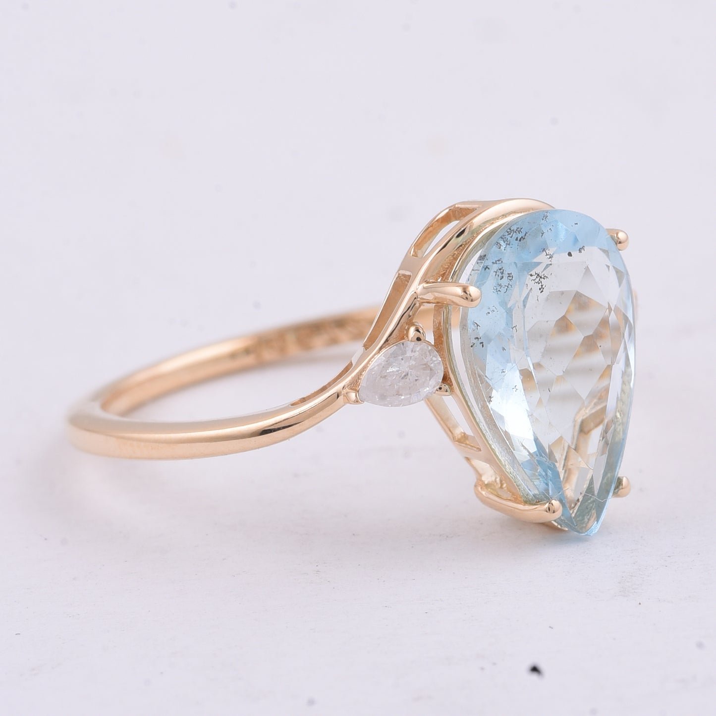 2.40 Ct Pear Natural Aquamarine 14K Gold Ring