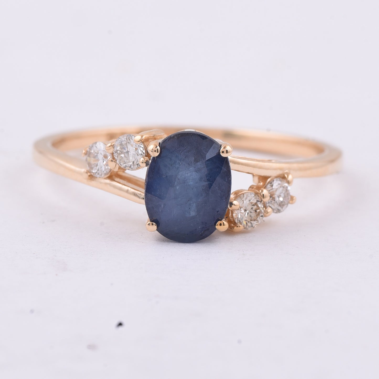 1.40 Ct Oval Natural Sapphire 14K Gold Ring