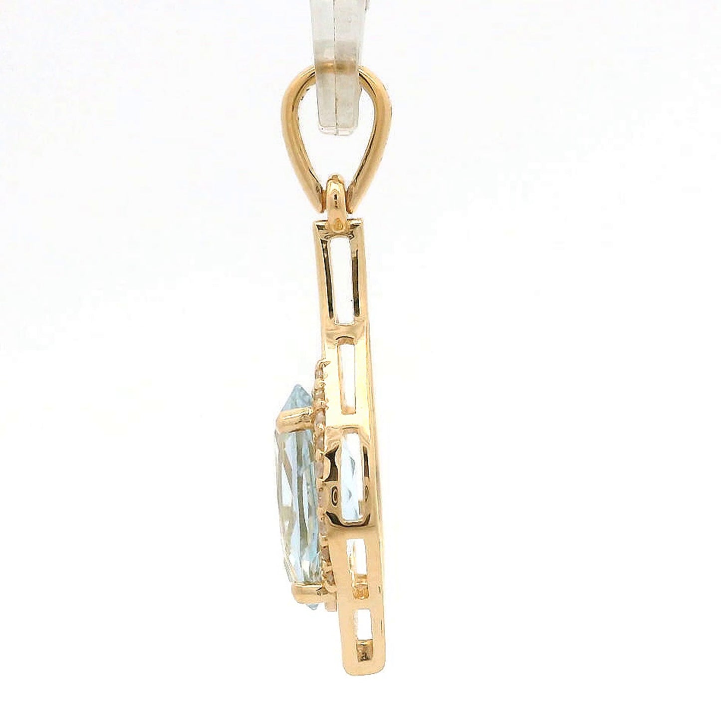 1.11 Ct Oval Aquamarine 14K Gold Pendant