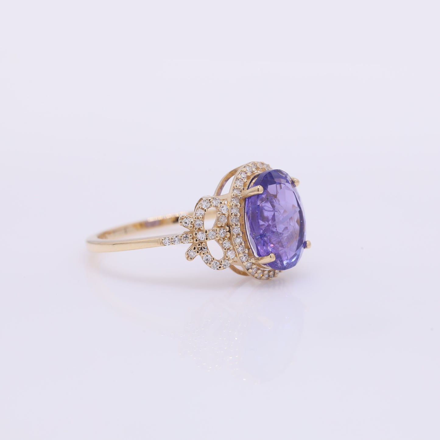 3.98 Ct Oval Mixed Cut Natural Tanzanite 14K Gold Ring
