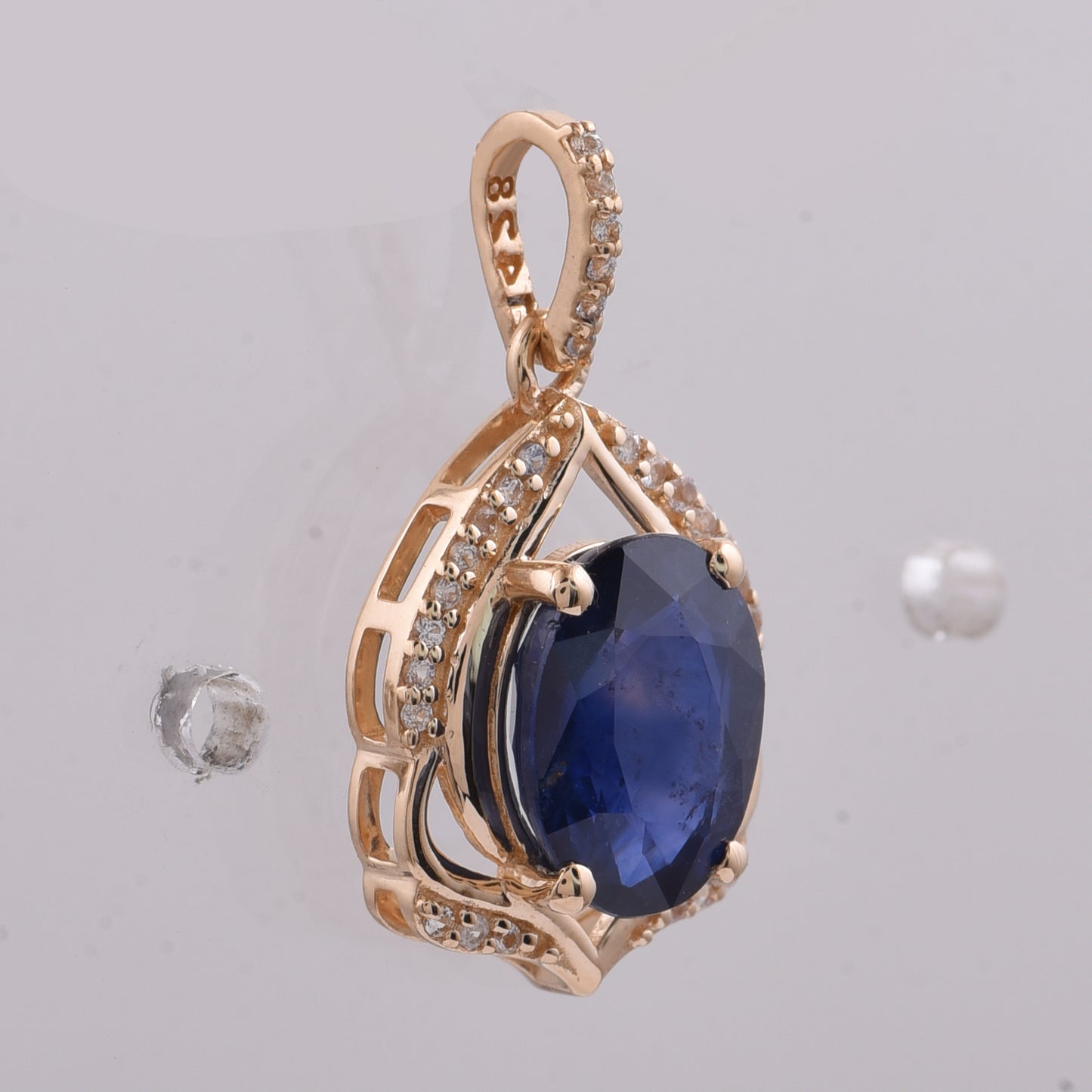 2.79 Ct Oval Natural Sapphire 14K Gold Pendant