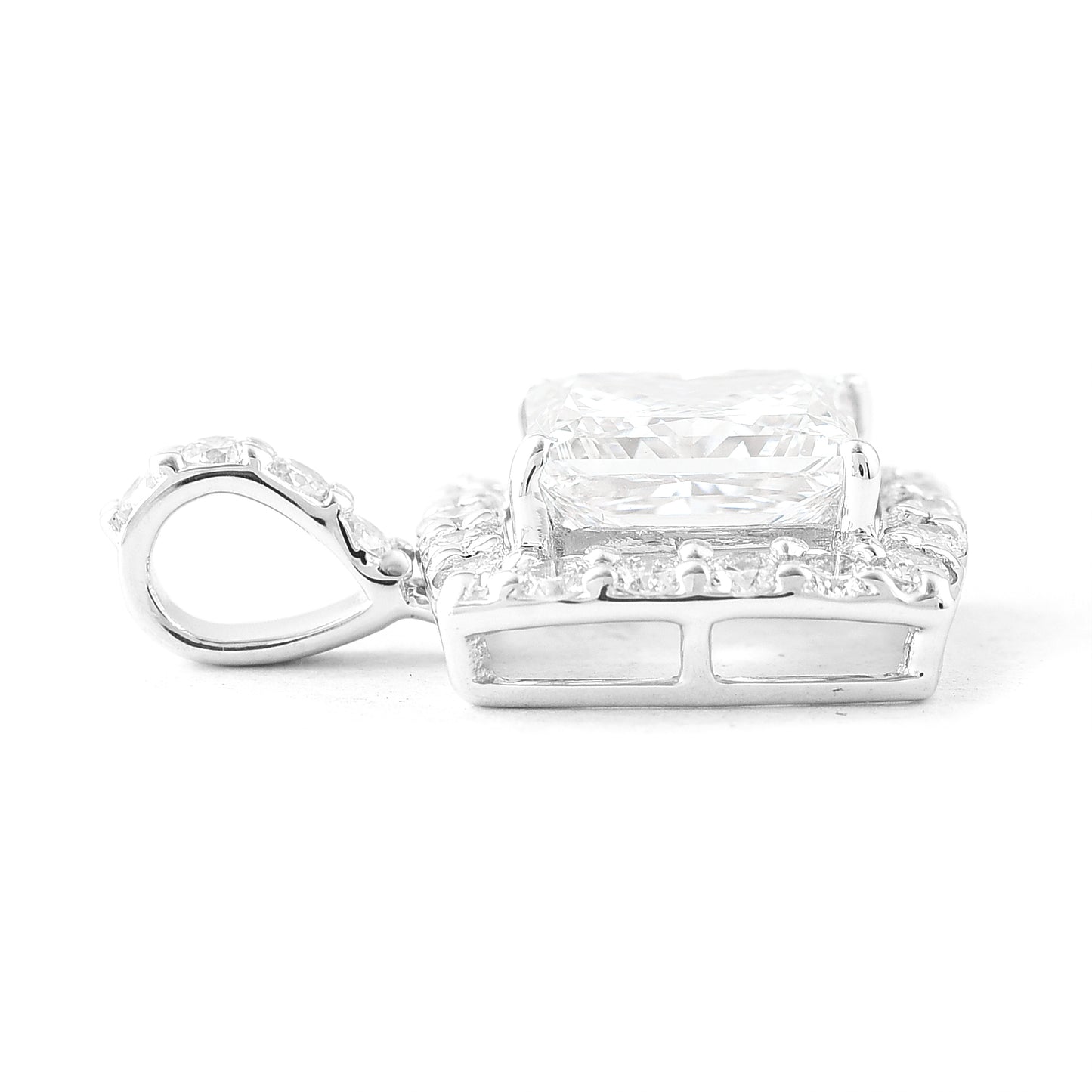 2.57 Carats Lab Grown Diamond 14K Gold Pendant