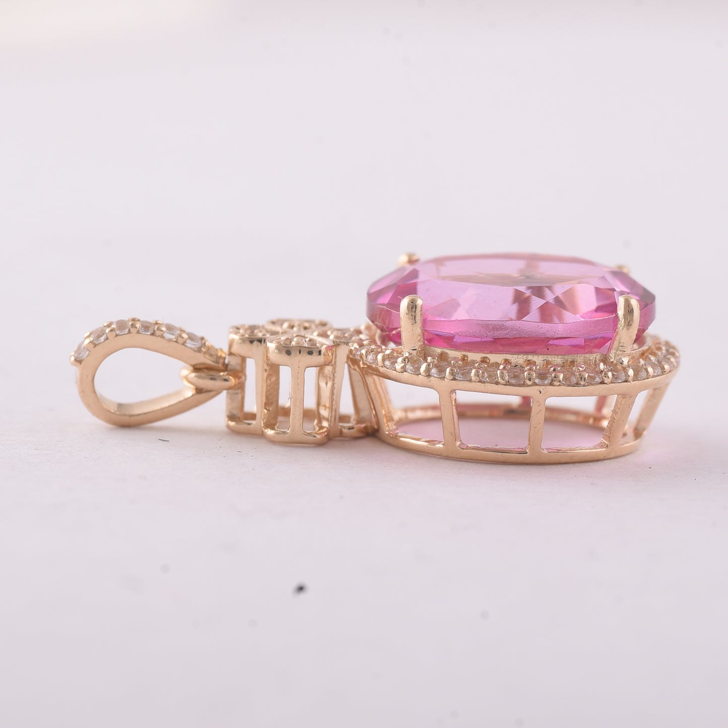 6.52 Ct Oval Pink Topaz 9K Gold Pendant