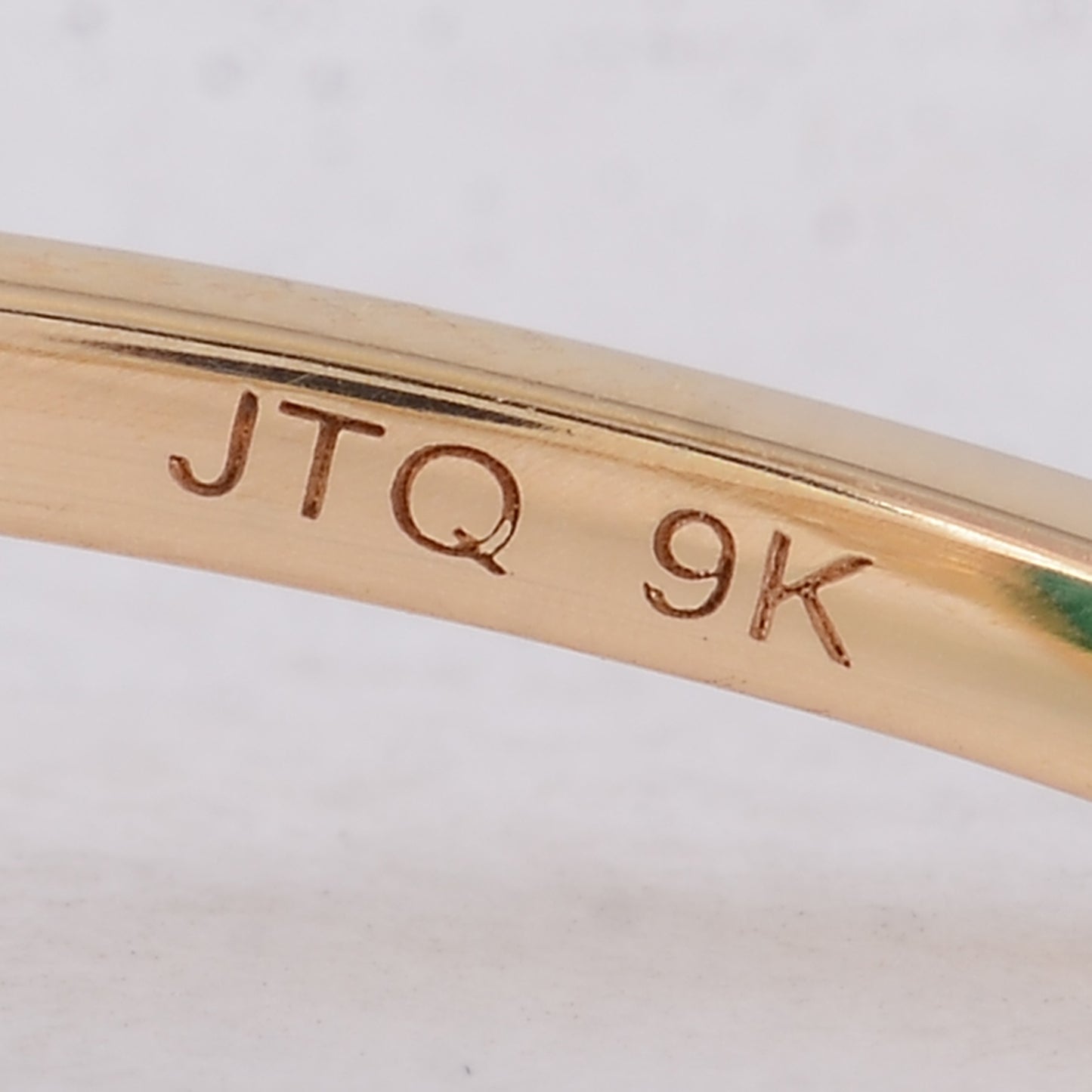 1.91 Ct Oval Emerald 9K Gold Ring