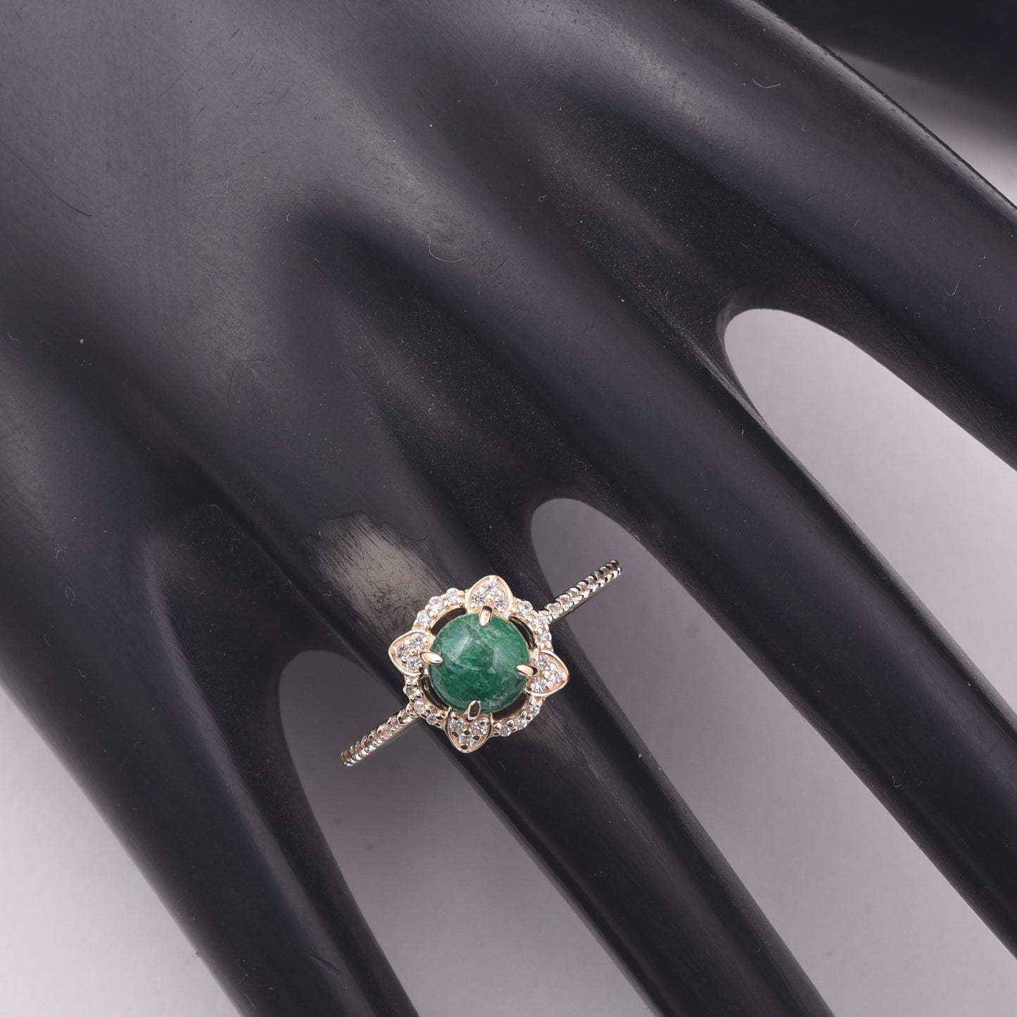 0.93 Ct Round Emerald 9K Gold Ring