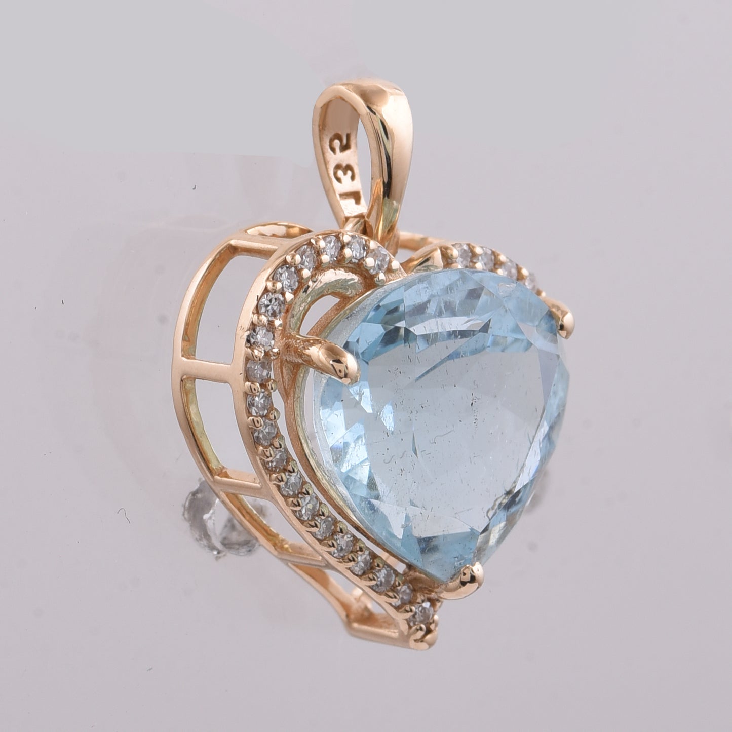 3.51 Ct Pear Natural Aquamarine 14K Gold Pendant