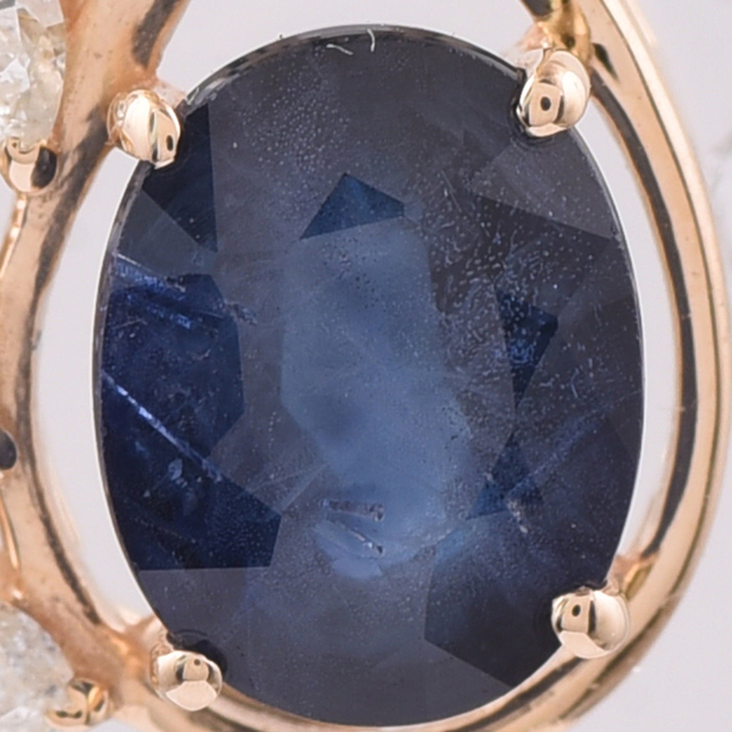 2.24 Ct Oval Natural Sapphire 14K Gold Pendant