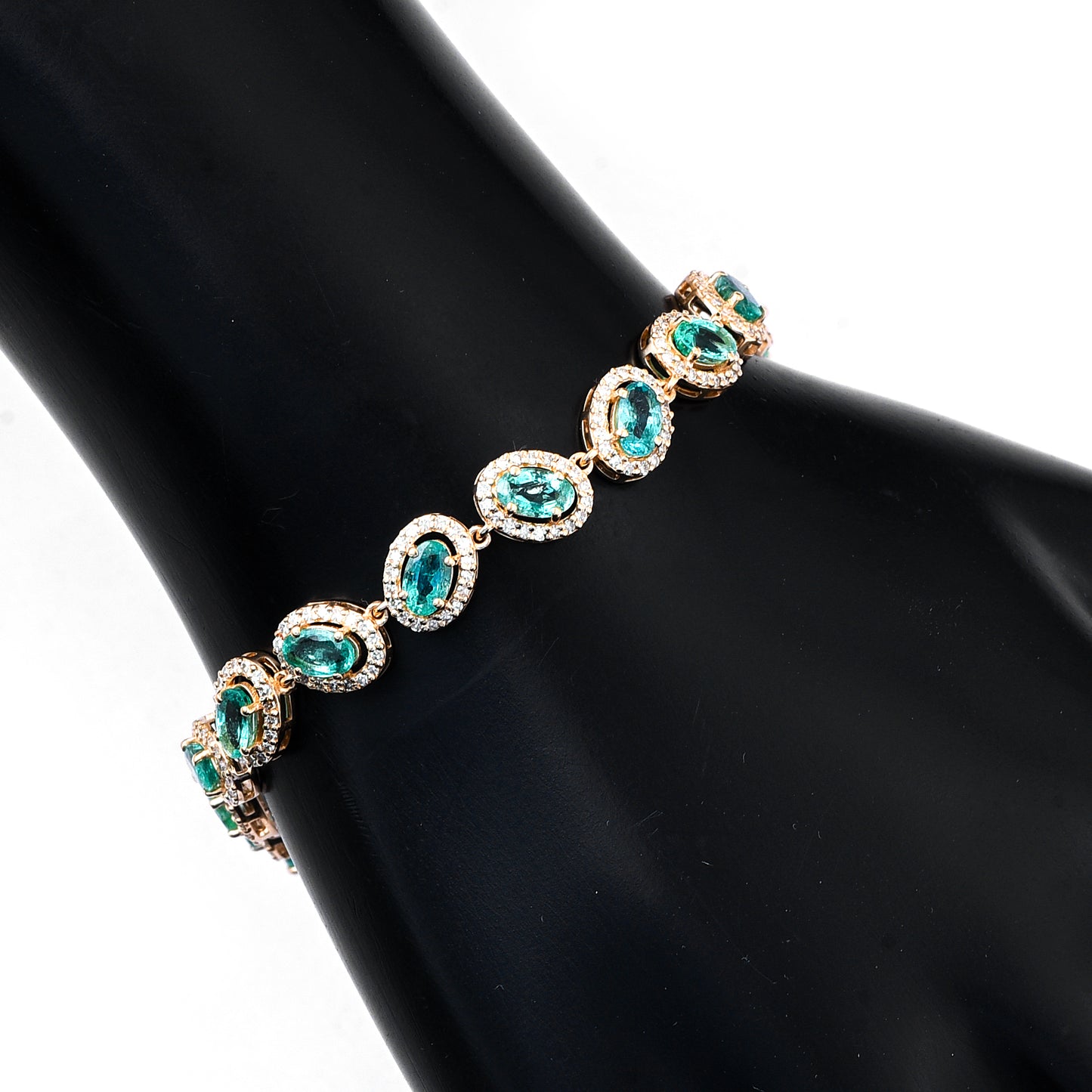 7.66 Ct Oval Mixed Cut Natural Emerald 14K Gold Bracelet
