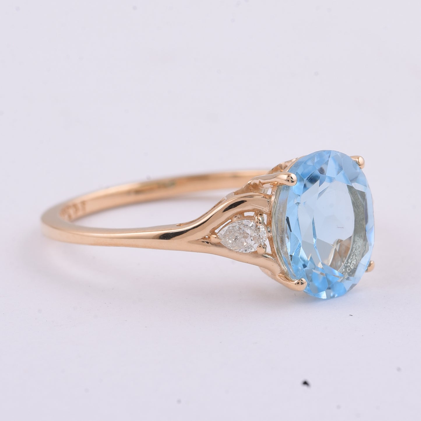 2.31 Ct Oval Natural Topaz 14K Gold Ring
