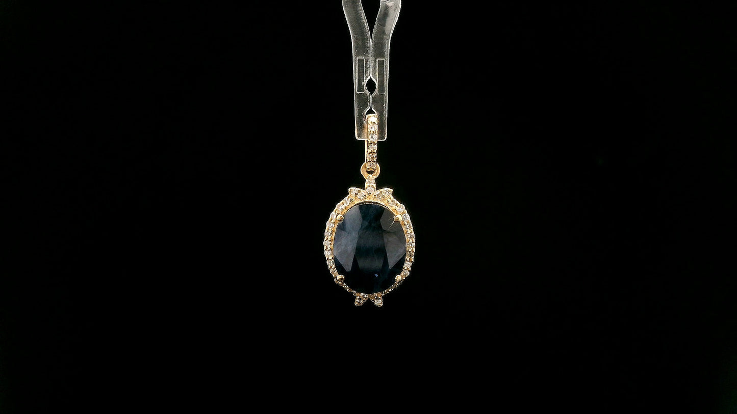 3.42 Ct Oval Natural Sapphire 14K Gold Pendant