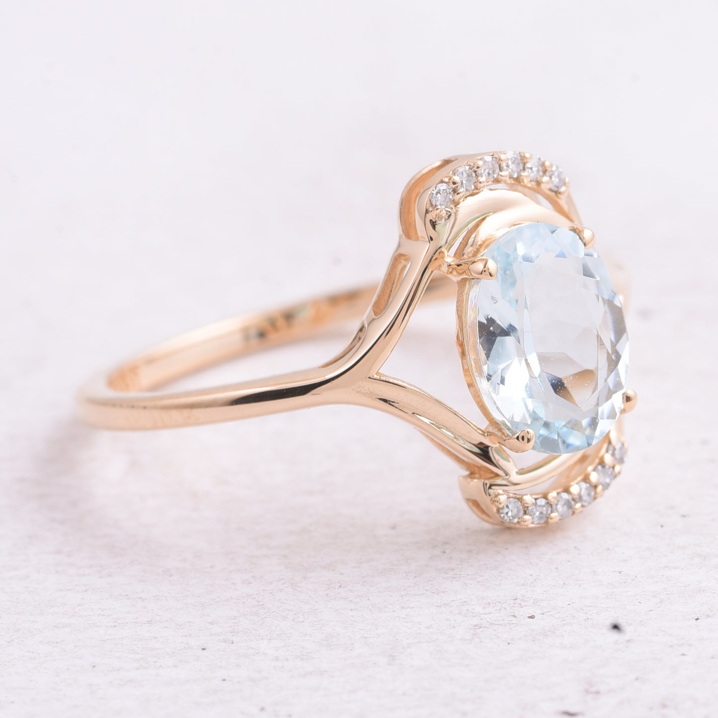 1.19 Ct Oval Mixed Cut Natural Aquamarine 14K Gold Ring