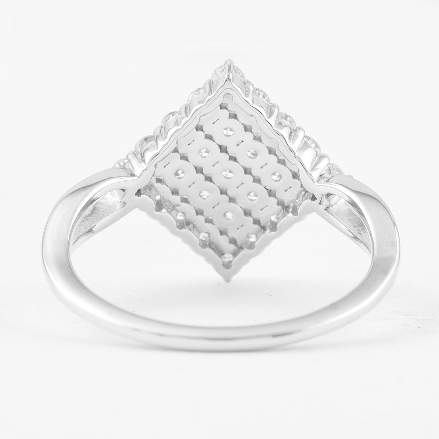 0.85 Ct Round Lab Grown Diamond 925 Silver Ring