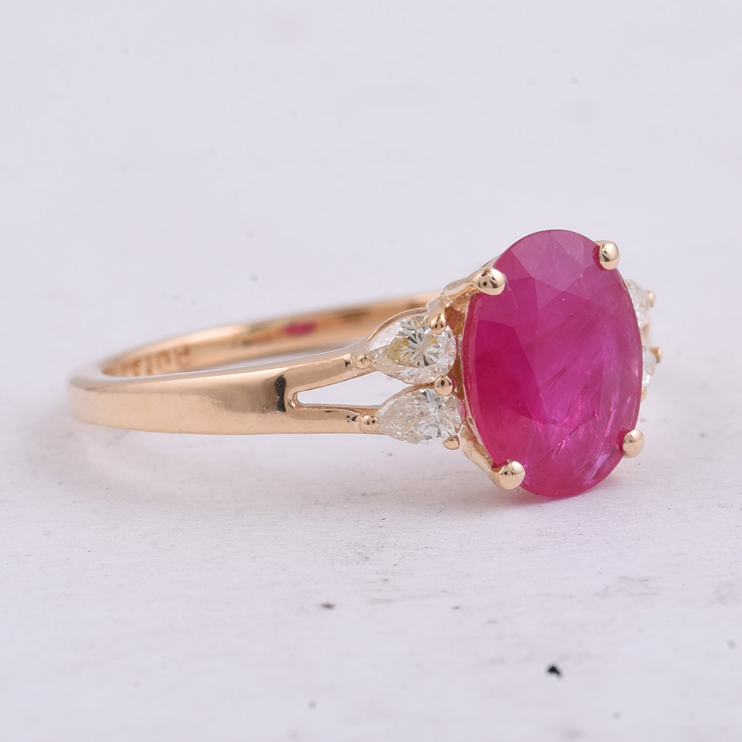 1.84 Ct Oval Natural Ruby 14K Gold Ring