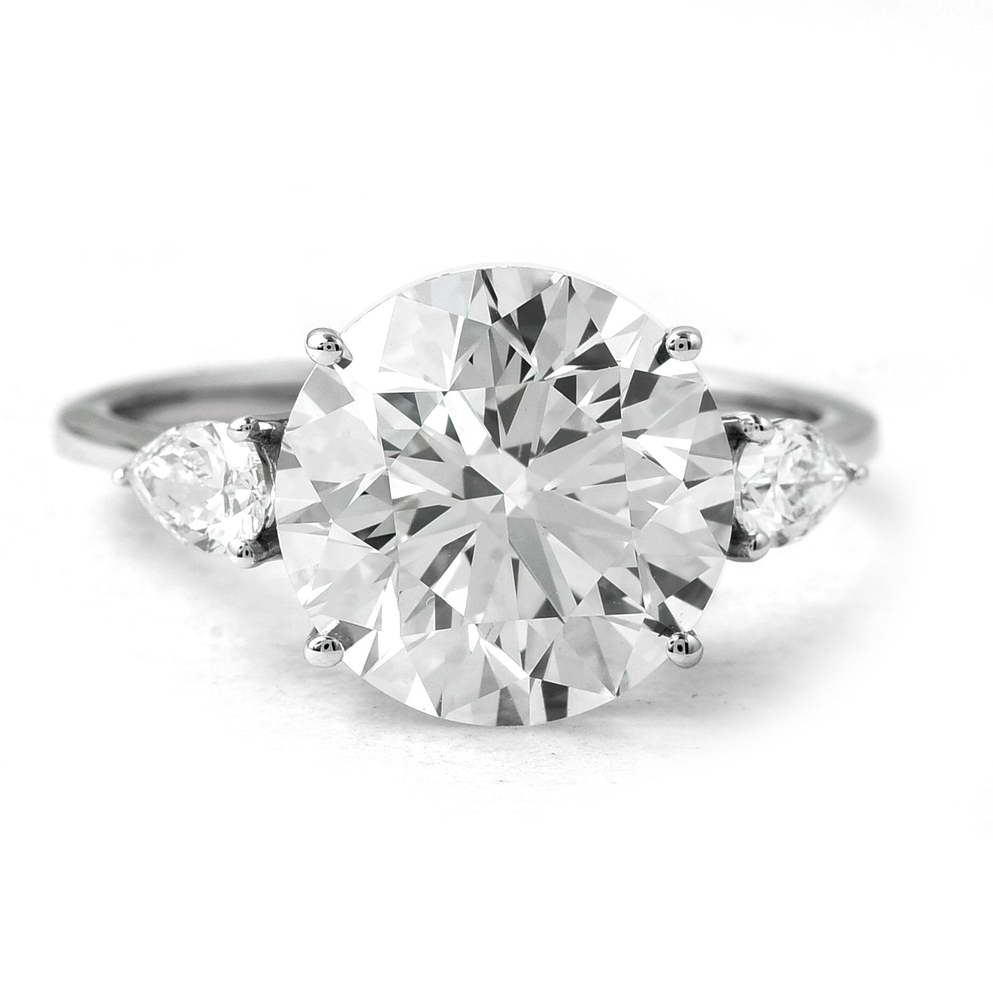 5.24 Ct Round Brilliant Lab Grown Diamond 14K Gold Ring