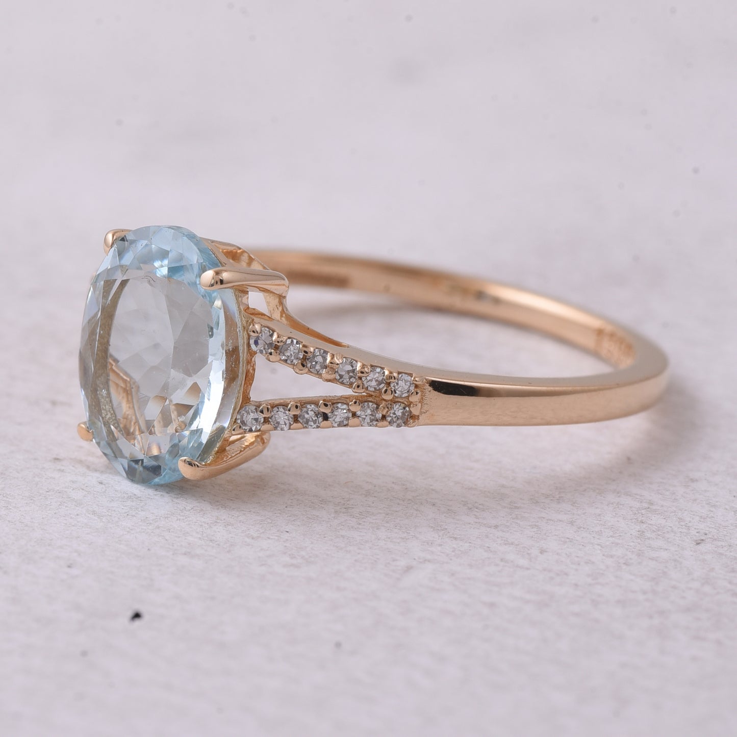 1.69 Ct Oval Mixed Cut Natural Aquamarine 14K Gold Ring