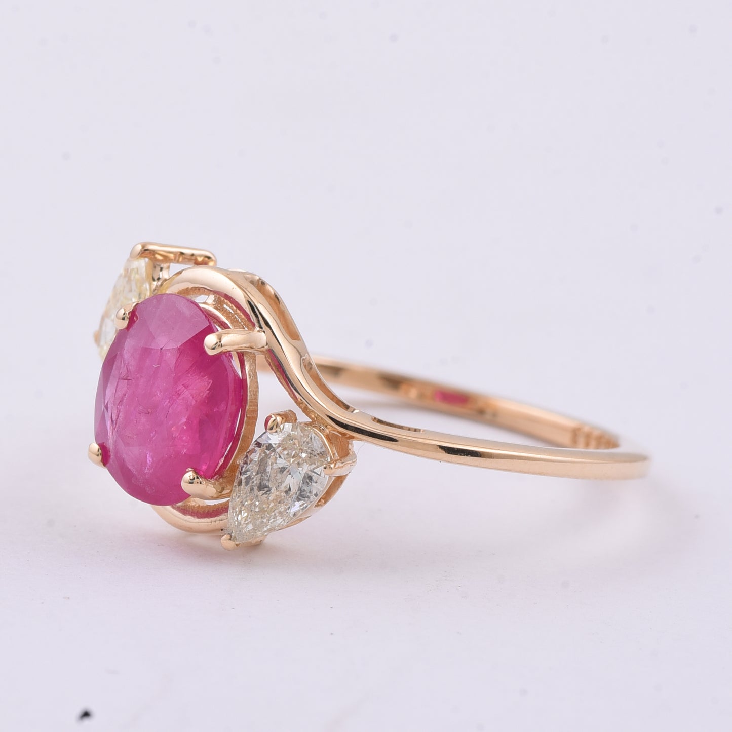 2.31 Ct Oval Natural Ruby 14K Gold Ring