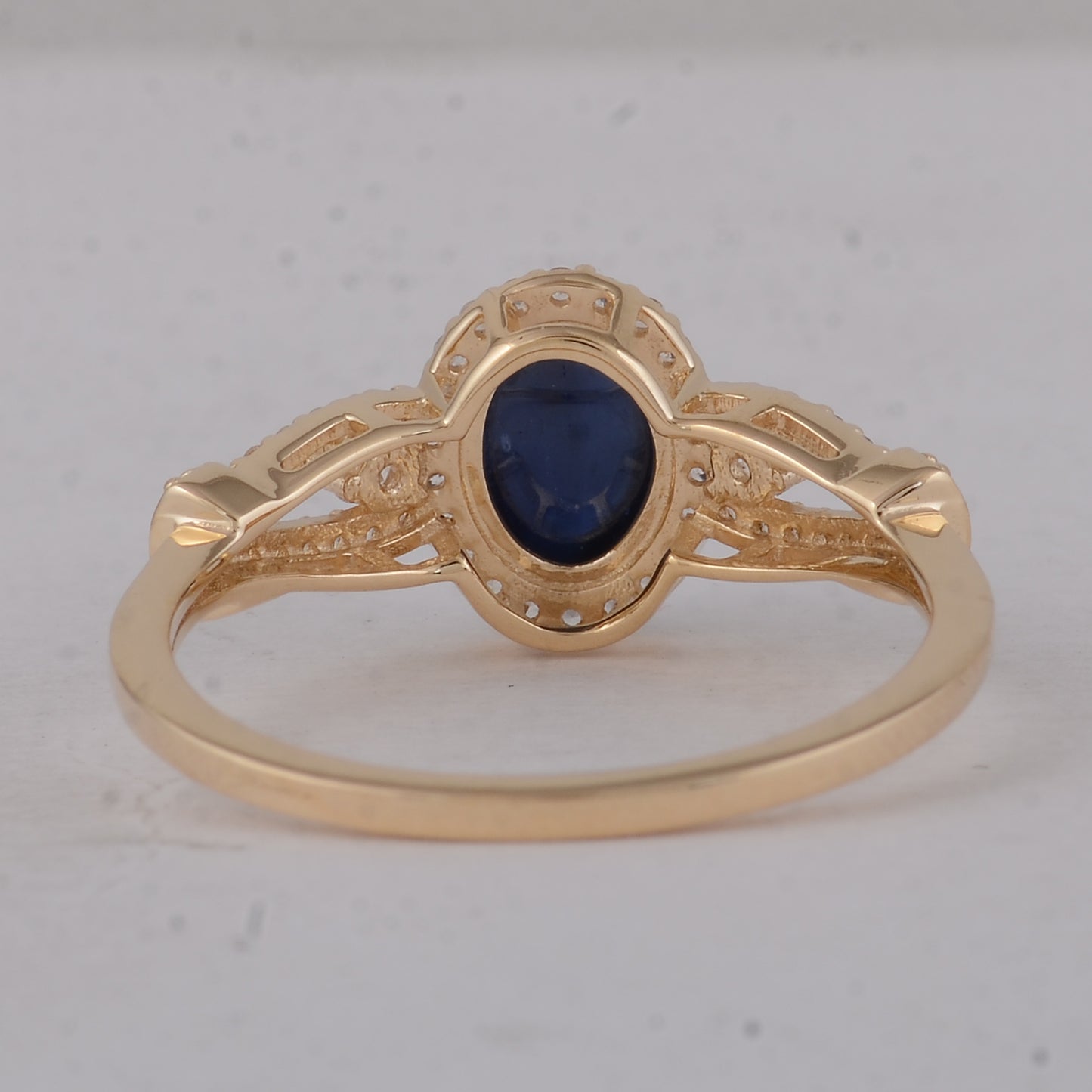 1.81 Ct Oval Sapphire 9K Gold Ring