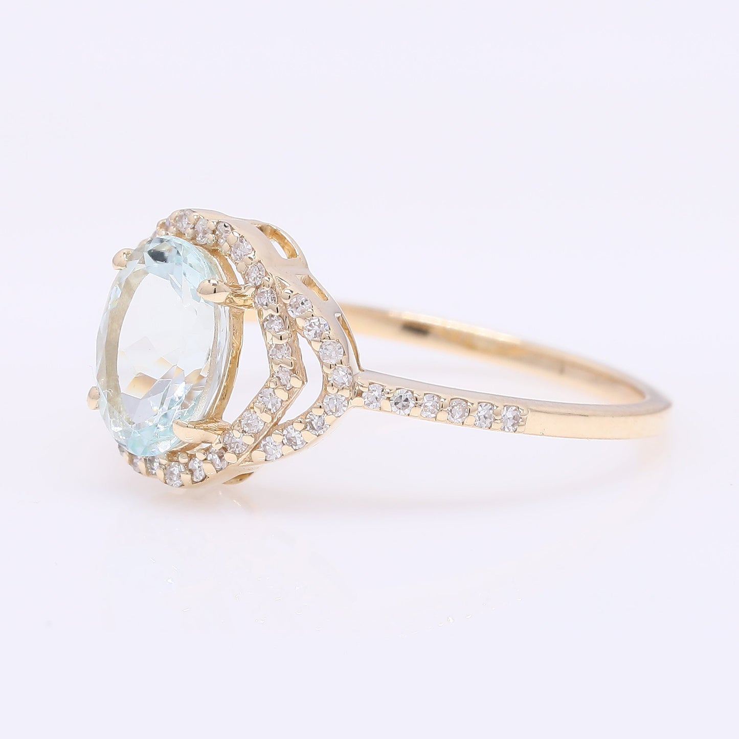 1.32 Ct Oval Mixed Cut Natural Aquamarine 14K Gold Ring