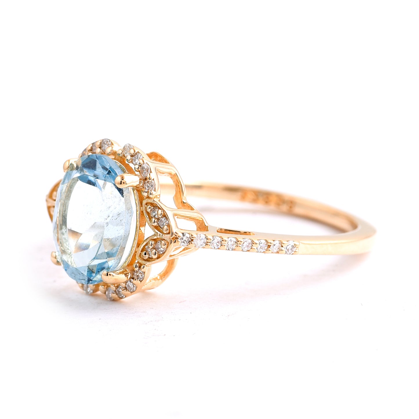 1.72 Ct Oval Mixed Cut Natural Aquamarine 14K Gold Ring