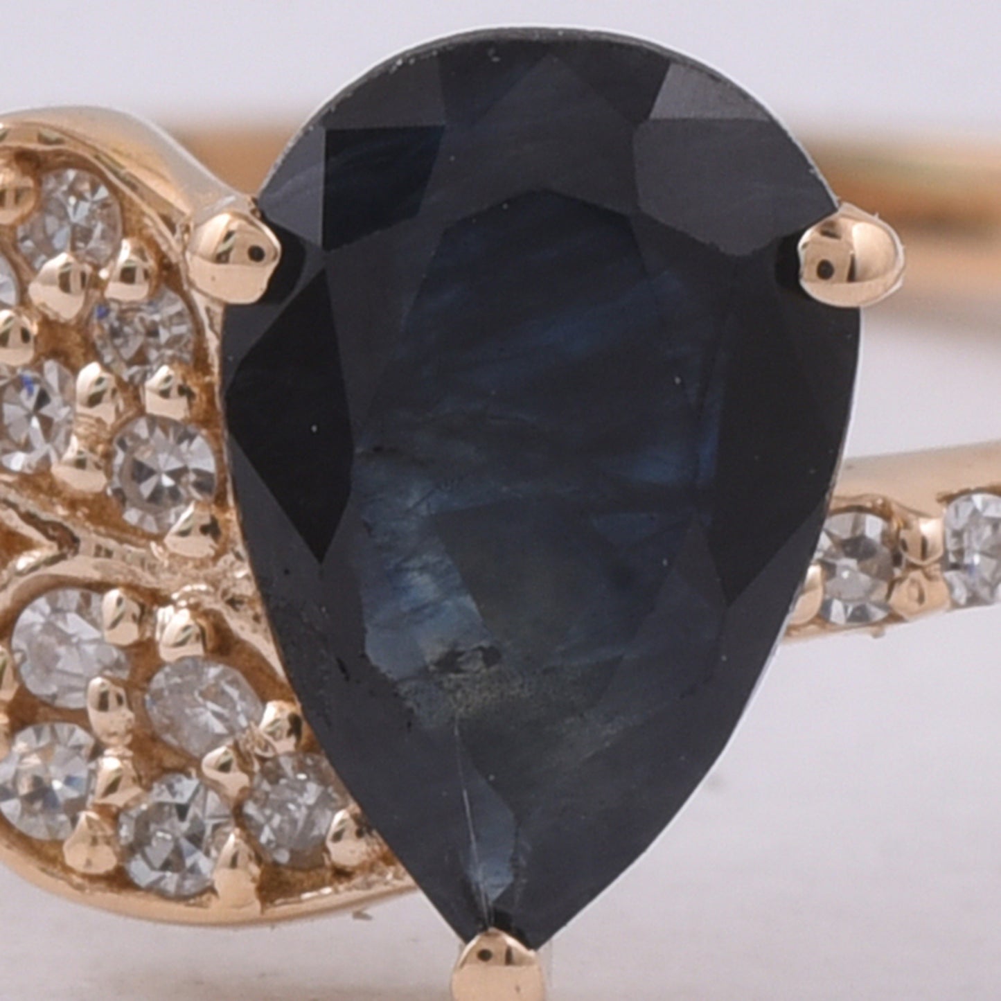 0.77 Ct Pear Natural Sapphire 14K Gold Ring