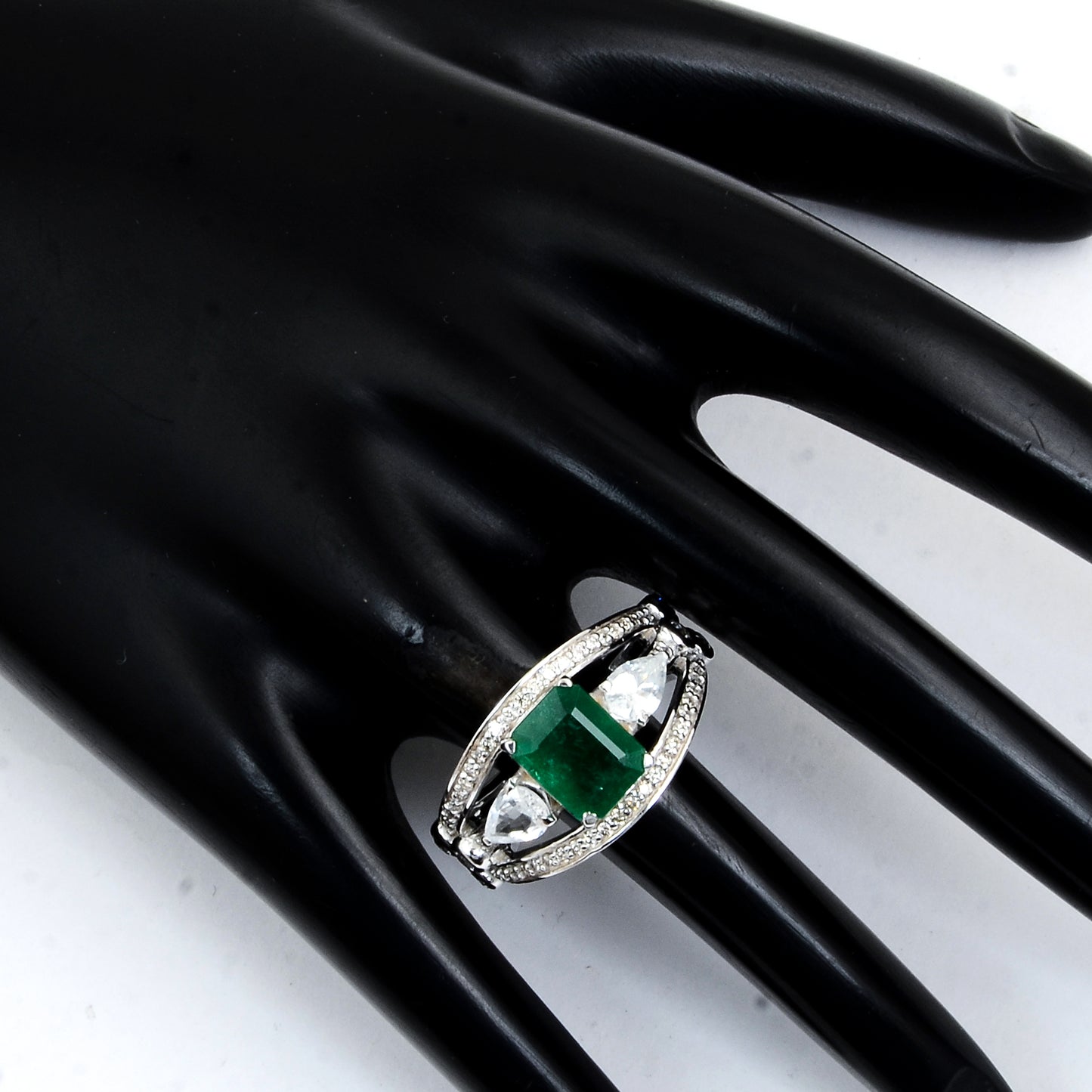 3.63 Carats Emerald 14K Gold Ring