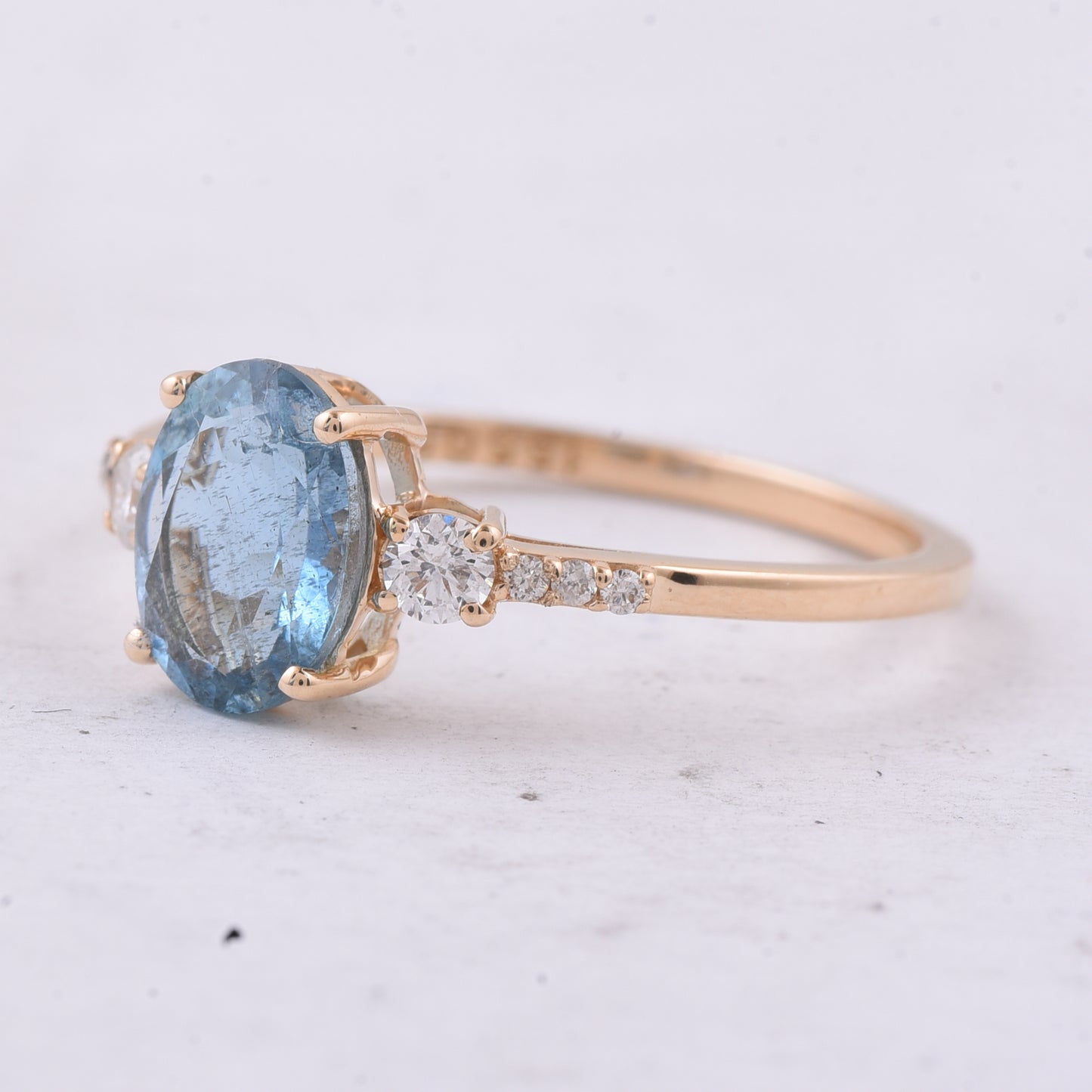 1.24 Ct Oval Natural Aquamarine 14K Gold Ring